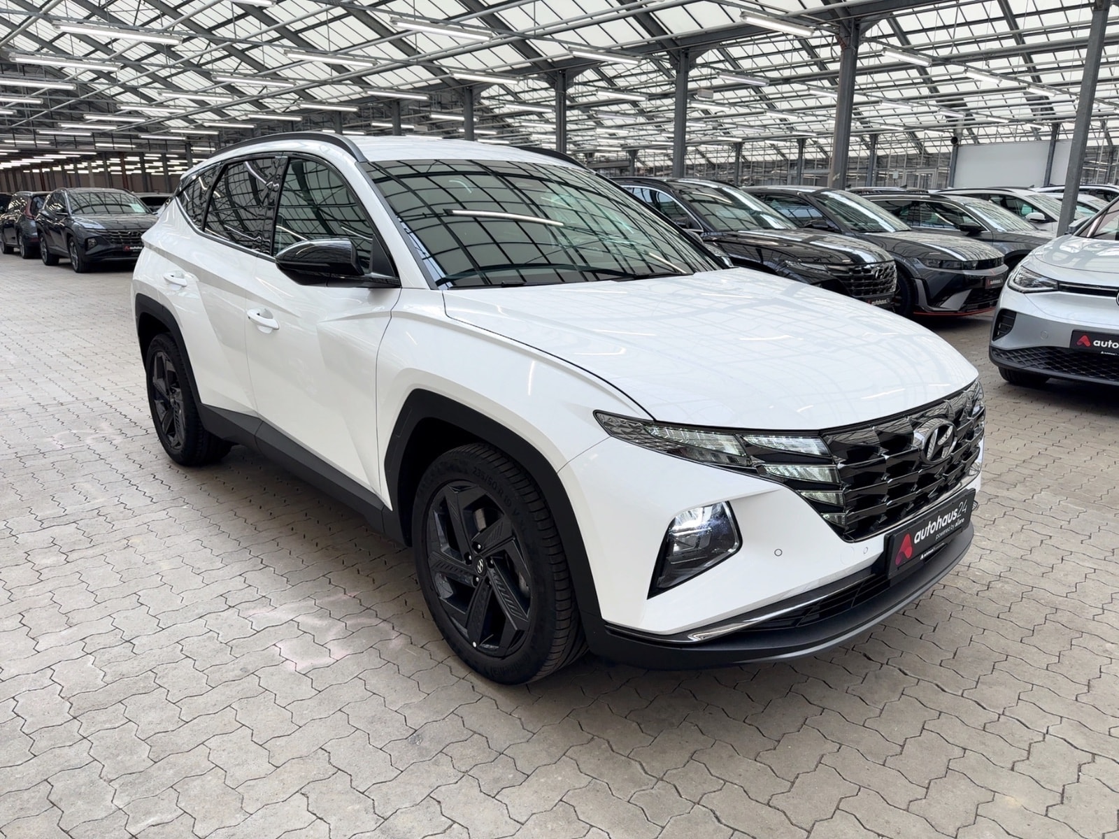 Hyundai Tucson SUV / Crossover / Geländewagen HYUNDAI Tucson 1.6 T-GDI Advantage Sports Utility Vehicle #1
