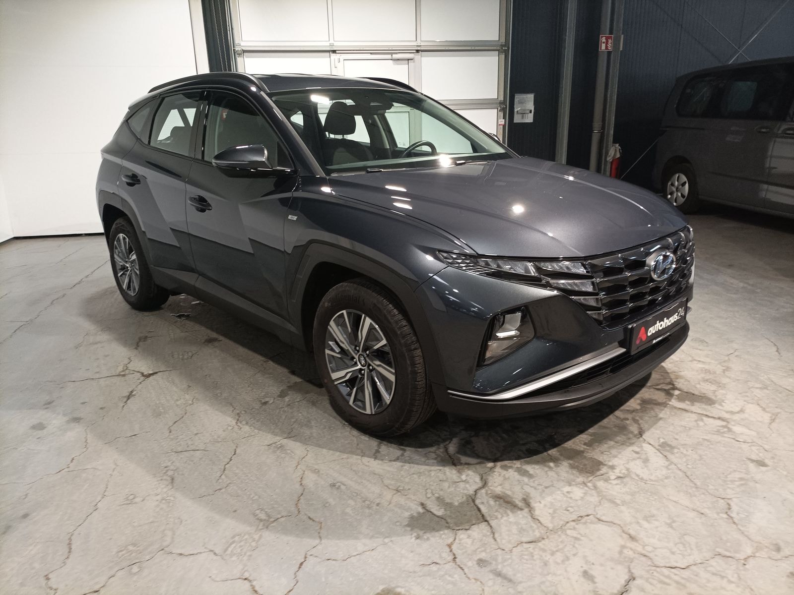Hyundai Tucson SUV / Crossover / Geländewagen HYUNDAI Tucson 1.6 T-GDI 48V Select DCT Sports Utility Vehicle #1