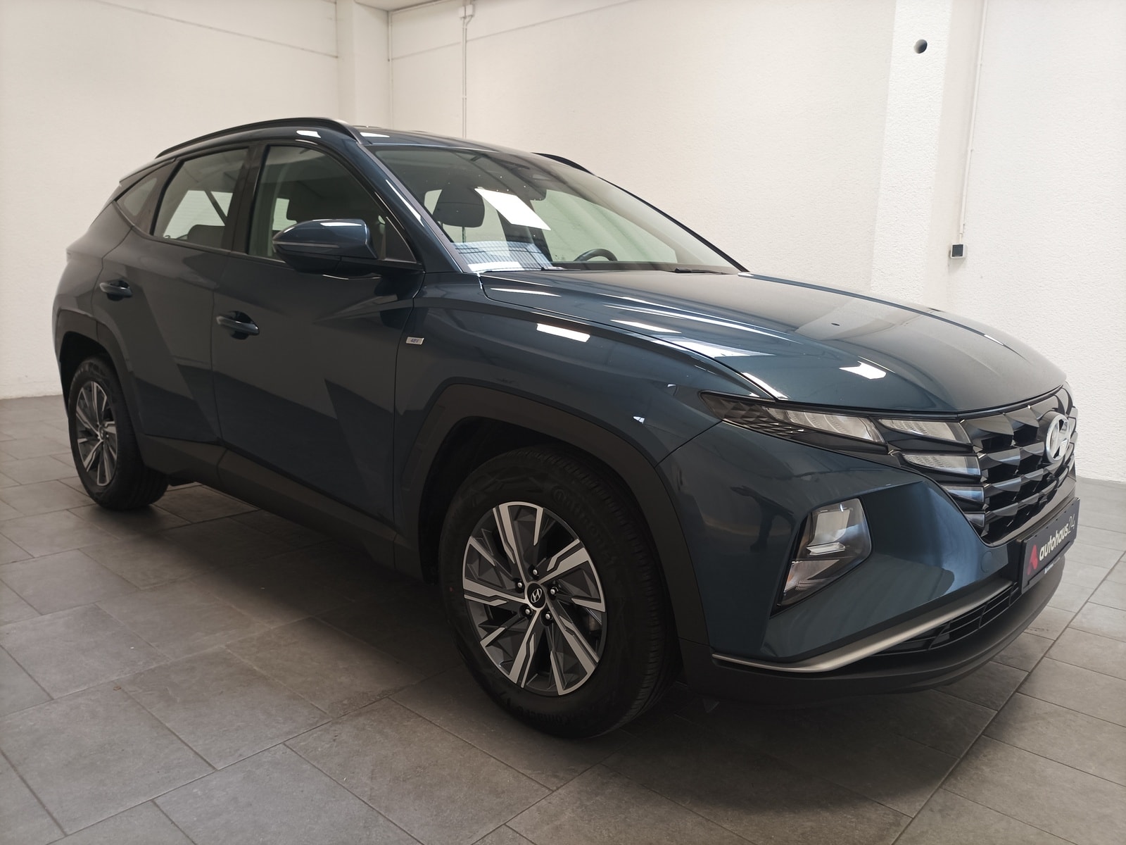 Hyundai Tucson SUV / Crossover / Geländewagen HYUNDAI Tucson 1.6 T-GDI 48V Select DCT Sports Utility Vehicle #1