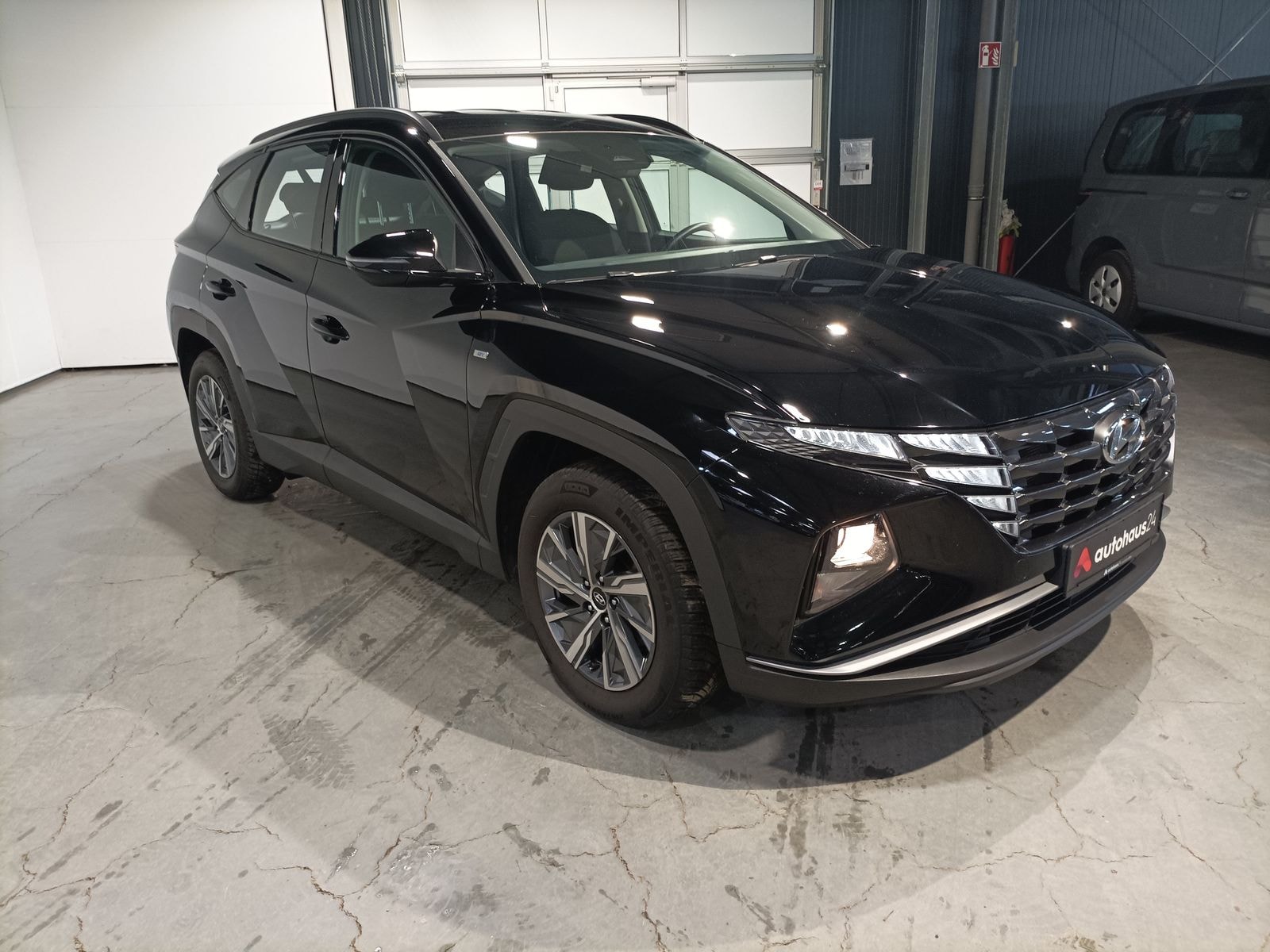Hyundai Tucson SUV / Crossover / Geländewagen HYUNDAI Tucson 1.6 T-GDI 48V Select DCT Sports Utility Vehicle #1