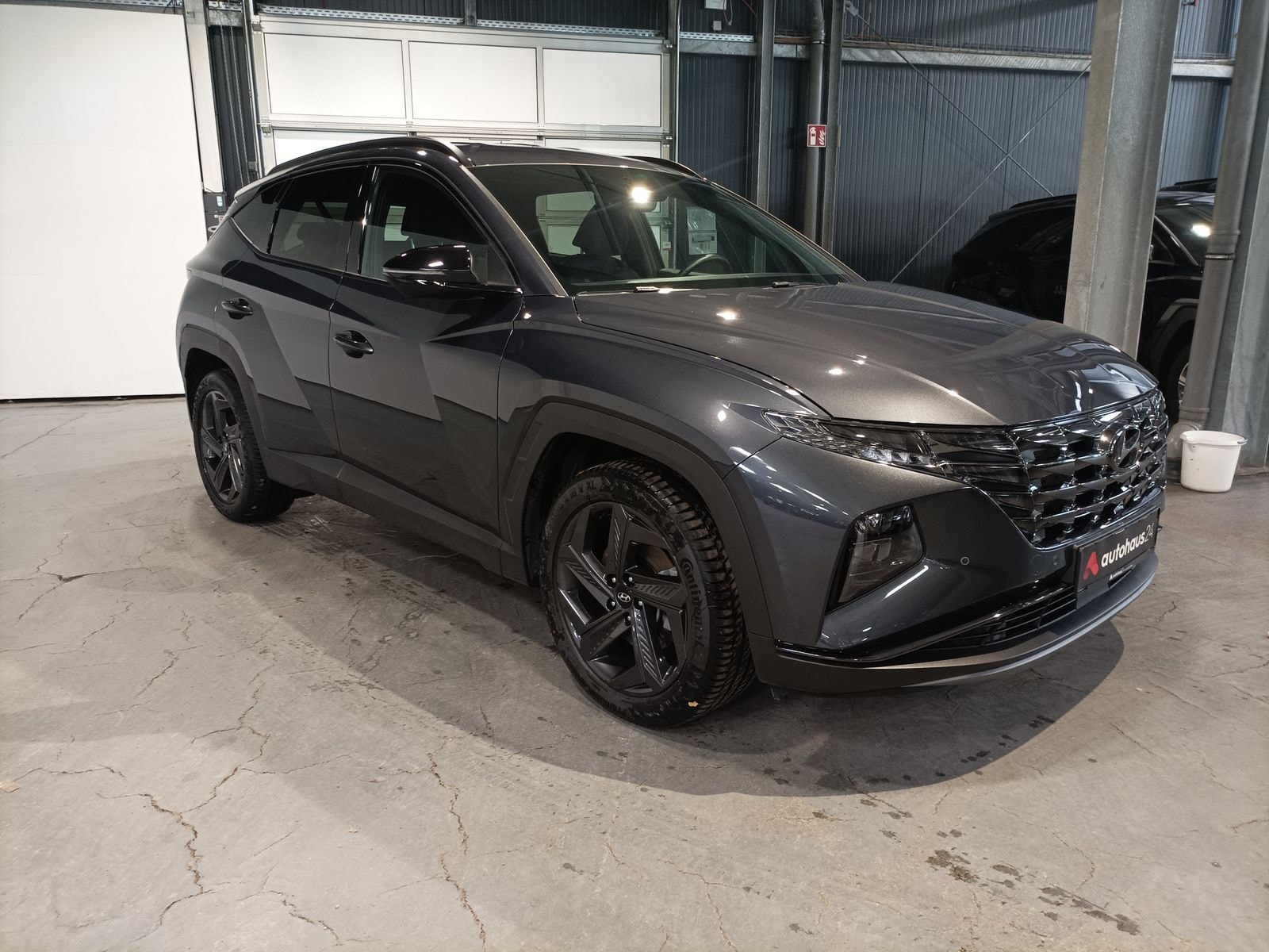 Hyundai Tucson SUV / Crossover / Geländewagen HYUNDAI Tucson 1.6 T-GDI Advantage Sports Utility Vehicle #1