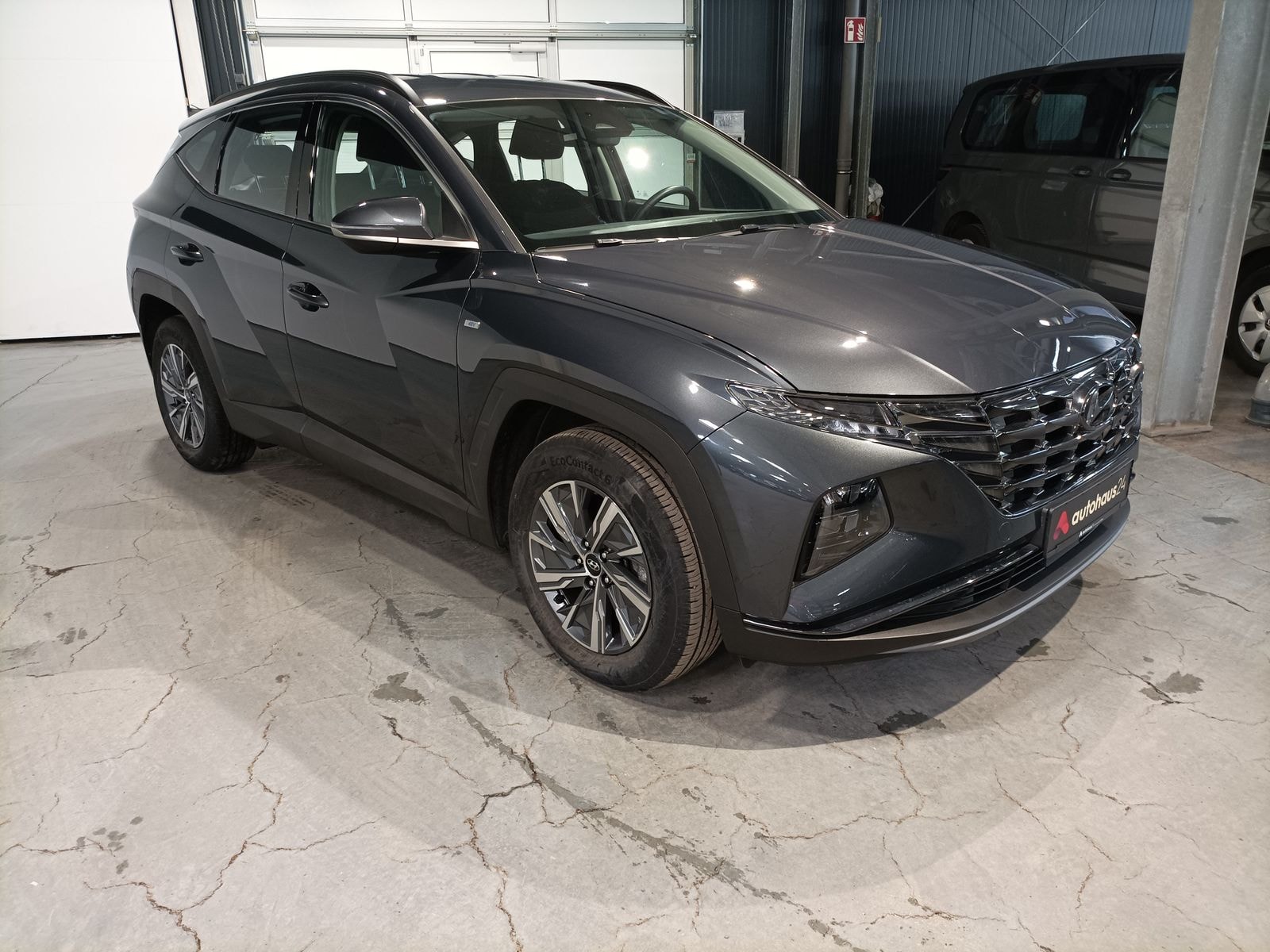 Hyundai Tucson SUV / Crossover / Geländewagen HYUNDAI Tucson 1.6 T-GDI 48V Select DCT Sports Utility Vehicle #1