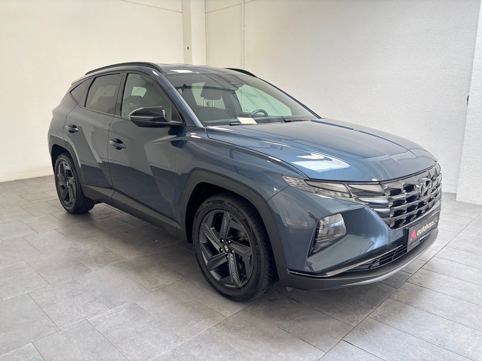 Hyundai Tucson SUV / Crossover / Geländewagen HYUNDAI Tucson 1.6 T-GDI Advantage Sports Utility Vehicle #1