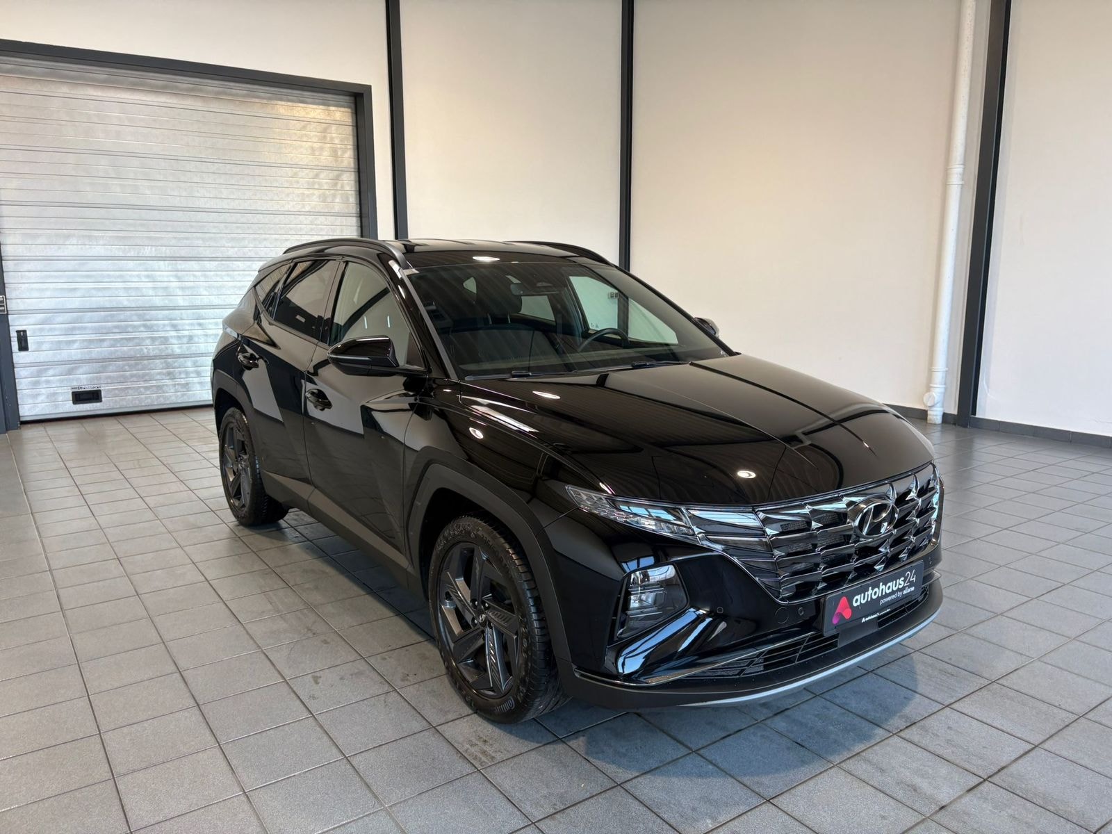 Hyundai Tucson SUV / Crossover / Geländewagen HYUNDAI Tucson 1.6 T-GDI Advantage Sports Utility Vehicle #1