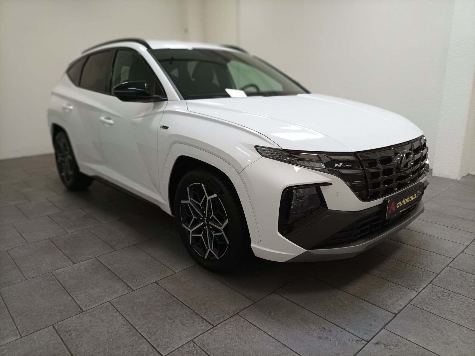 Hyundai Tucson SUV / Crossover / Geländewagen HYUNDAI Tucson 1.6 T-GDI 48V N Line DCT Sports Utility Vehicle #1