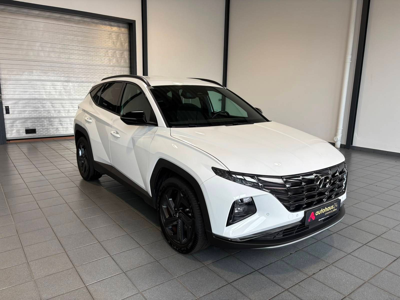 Hyundai Tucson SUV / Crossover / Geländewagen HYUNDAI Tucson 1.6 T-GDI Advantage Sports Utility Vehicle #1