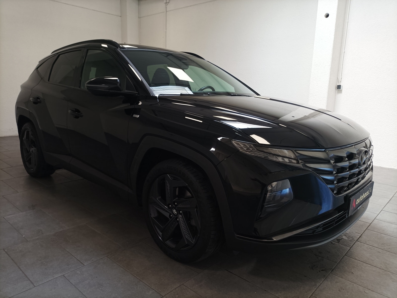 Hyundai Tucson SUV / Crossover / Geländewagen HYUNDAI Tucson 1.6 T-GDI 132kW 48V Blackline DCT 4WD Sports Utility Vehicle #1