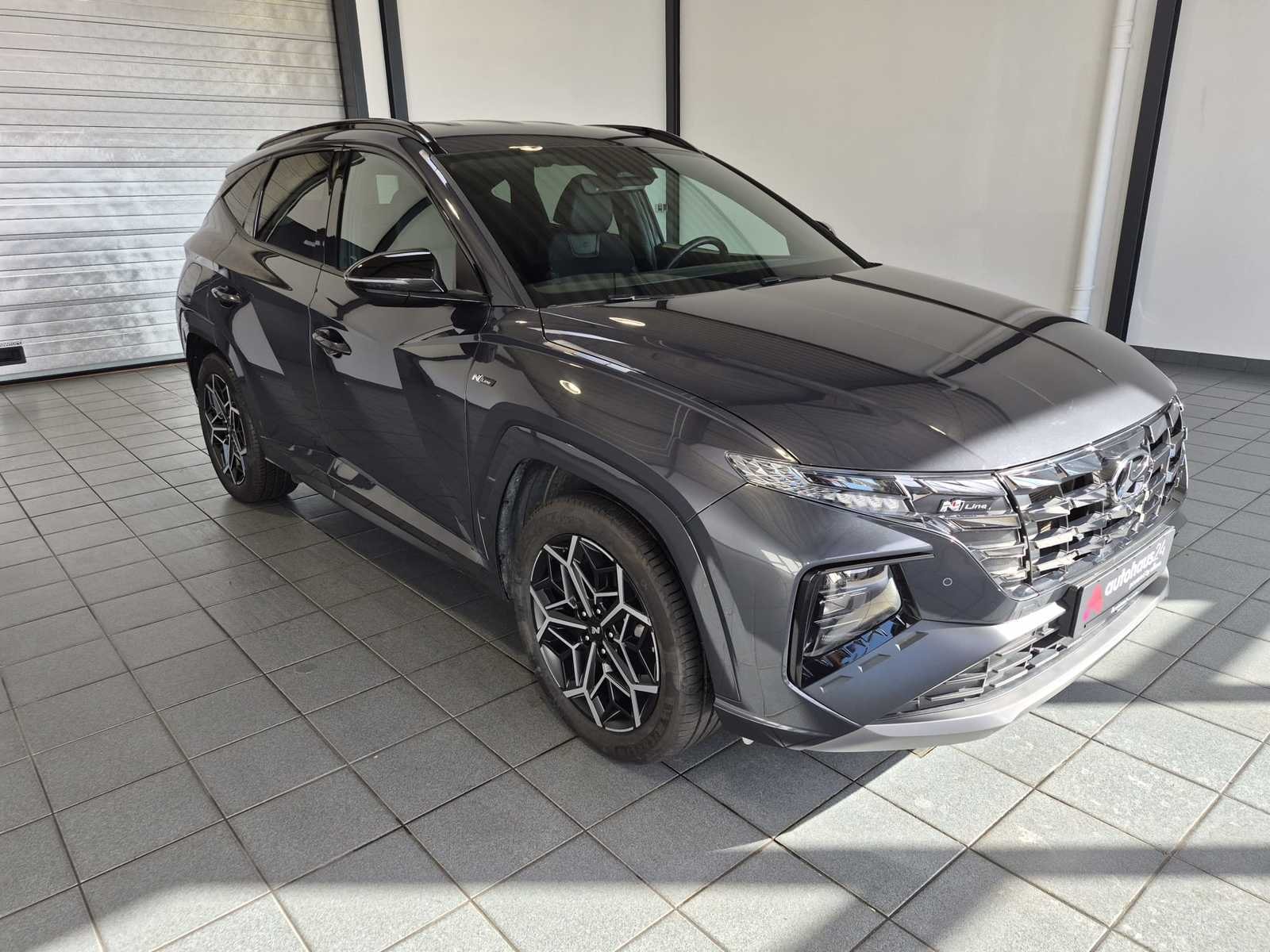 Hyundai Tucson SUV / Crossover / Geländewagen HYUNDAI Tucson 1.6 T-GDI Plug-in Hybrid 4WD Auto Sports Utility Vehicle #1