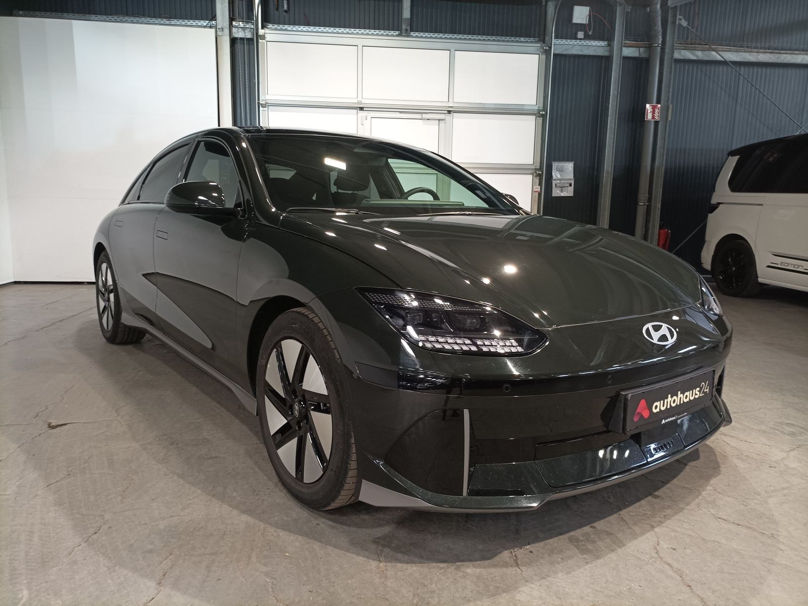 Hyundai IONIQ 6 Limousine HYUNDAI IONIQ 6 77,4kWh 168kW Dynamiq Limousine #1