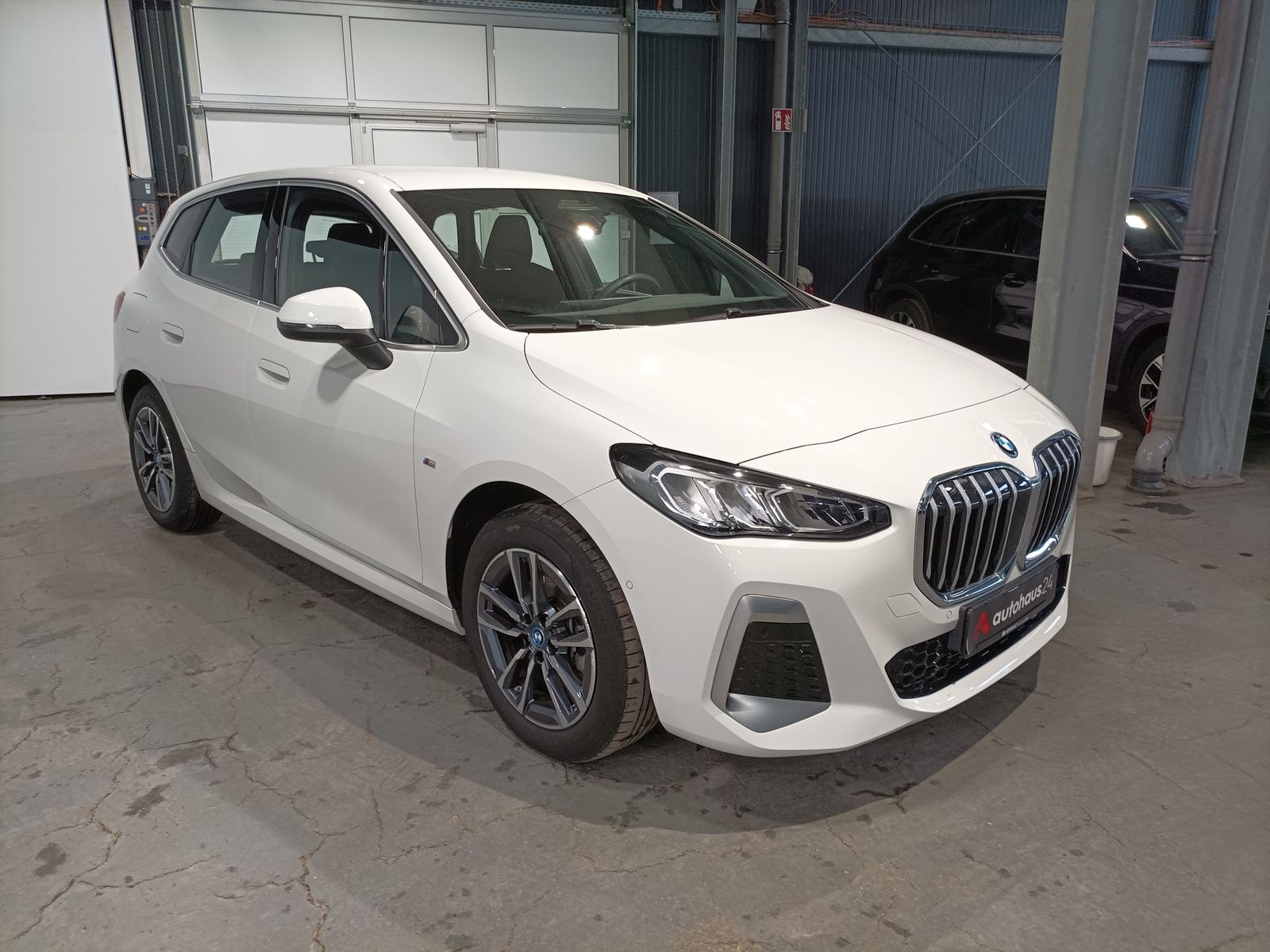 BMW 2er-Reihe Kleinbus / Van BMW 2er Active Tourer 225e Steptronic DCT xDrive Kompaktvan #1
