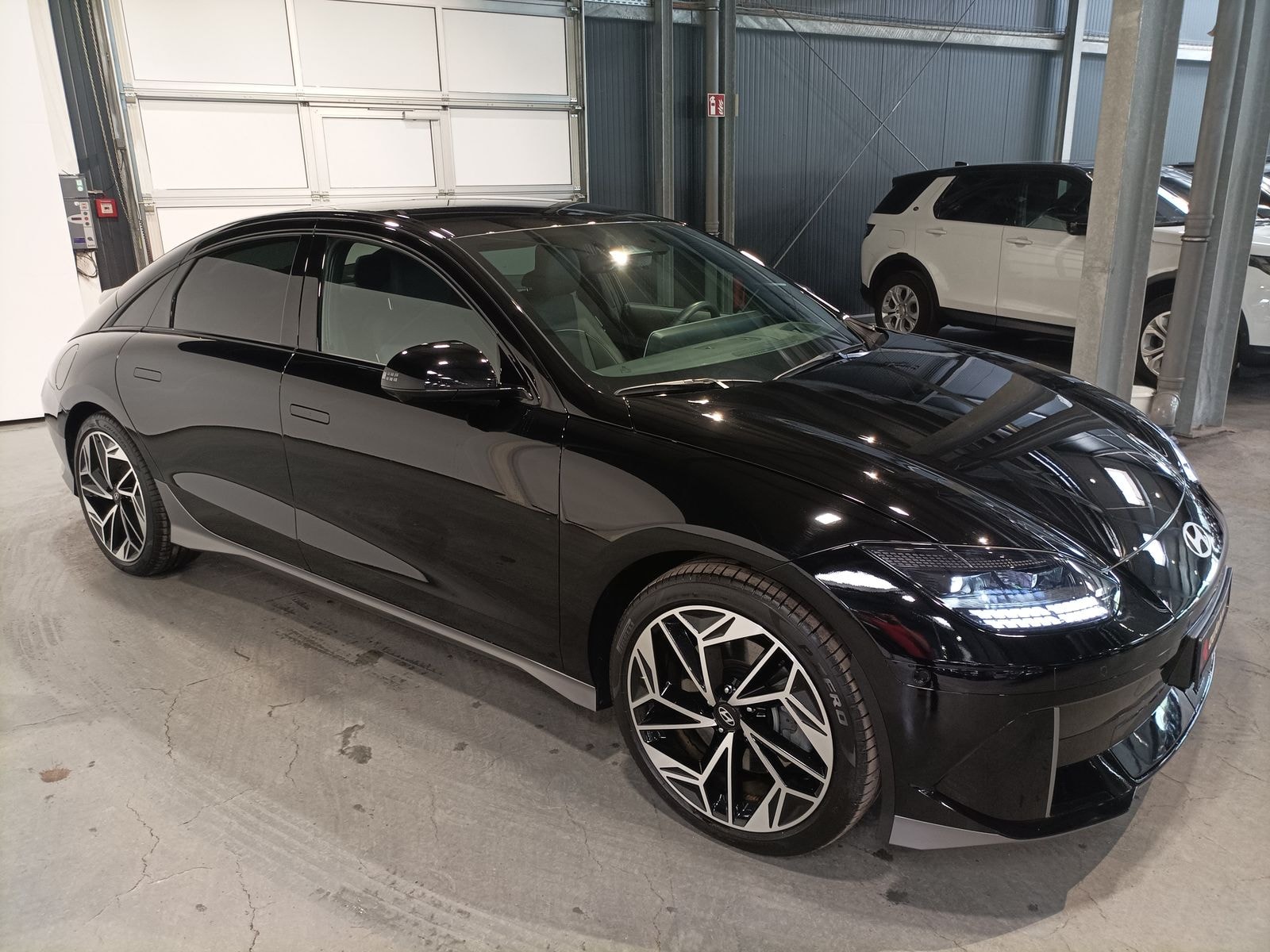 Hyundai IONIQ 6 Limousine HYUNDAI IONIQ 6 77,4kWh 168kW Dynamiq Limousine #1