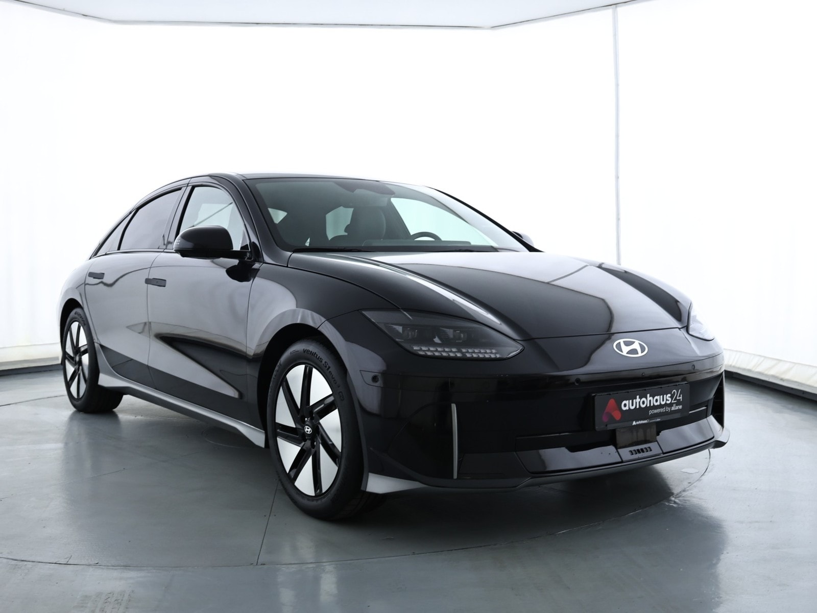 Hyundai IONIQ 6 Limousine HYUNDAI IONIQ 6 77,4kWh 168kW Dynamiq Limousine #1