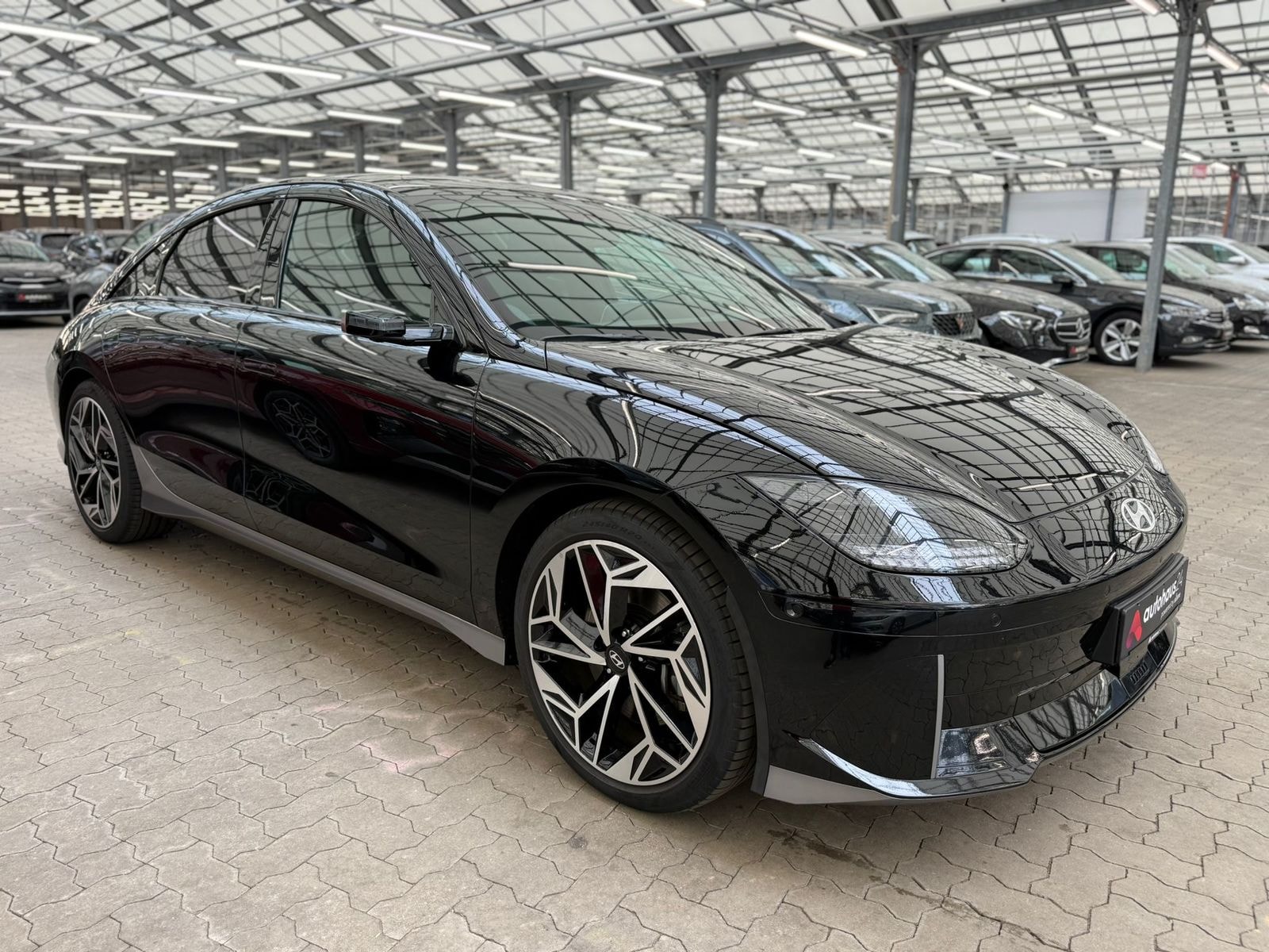 Hyundai IONIQ 6 Limousine HYUNDAI IONIQ 6 77,4kWh 168kW Dynamiq Limousine #1