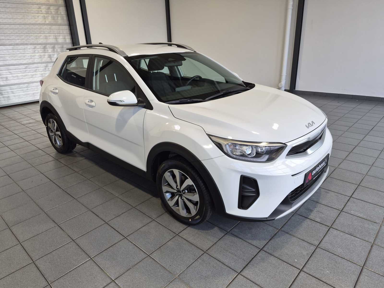 Kia Stonic SUV / Crossover / Geländewagen KIA Stonic 1.2 Vision Sports Utility Vehicle #1