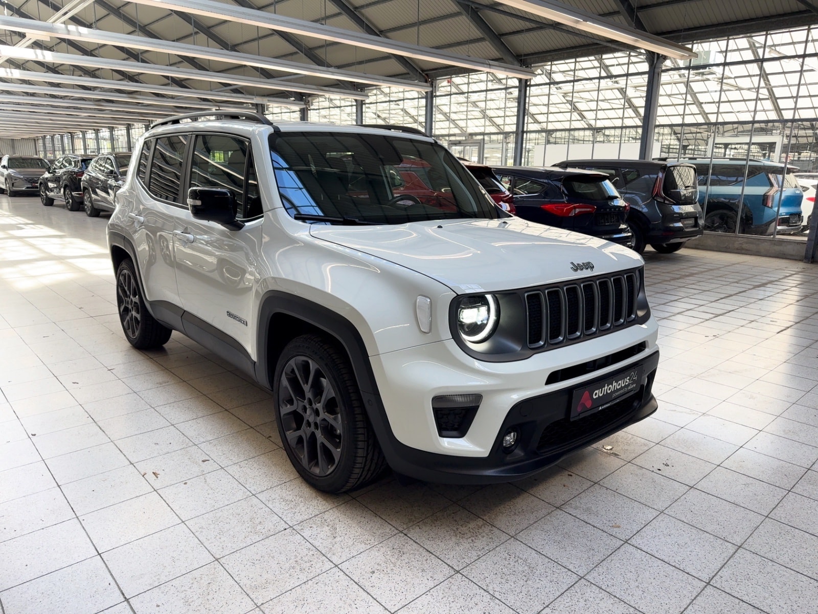 Jeep Renegade SUV / Crossover / Geländewagen JEEP Renegade 1.5l GSE T4 48V e-Hybrid Limited DCT Sports Utility Vehicle #1