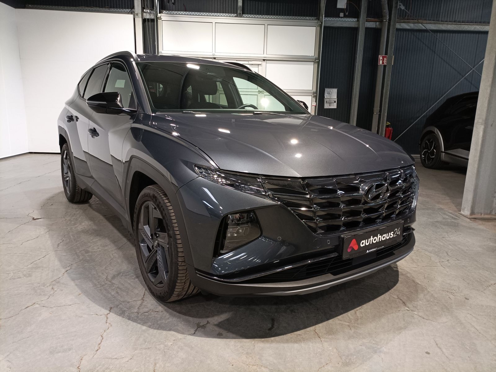 Hyundai Tucson SUV / Crossover / Geländewagen HYUNDAI Tucson 1.6 T-GDI Advantage Sports Utility Vehicle #1