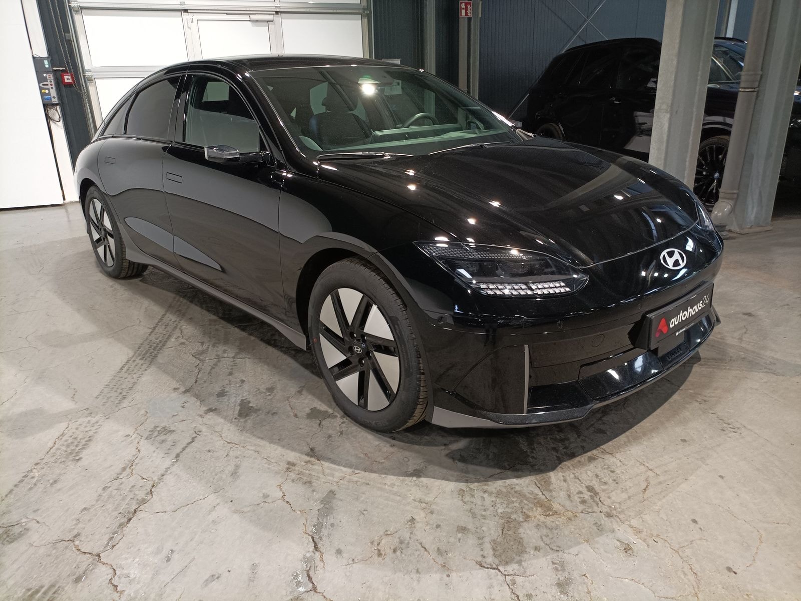Hyundai IONIQ 6 Limousine HYUNDAI IONIQ 6 77,4kWh 168kW Dynamiq Limousine #1
