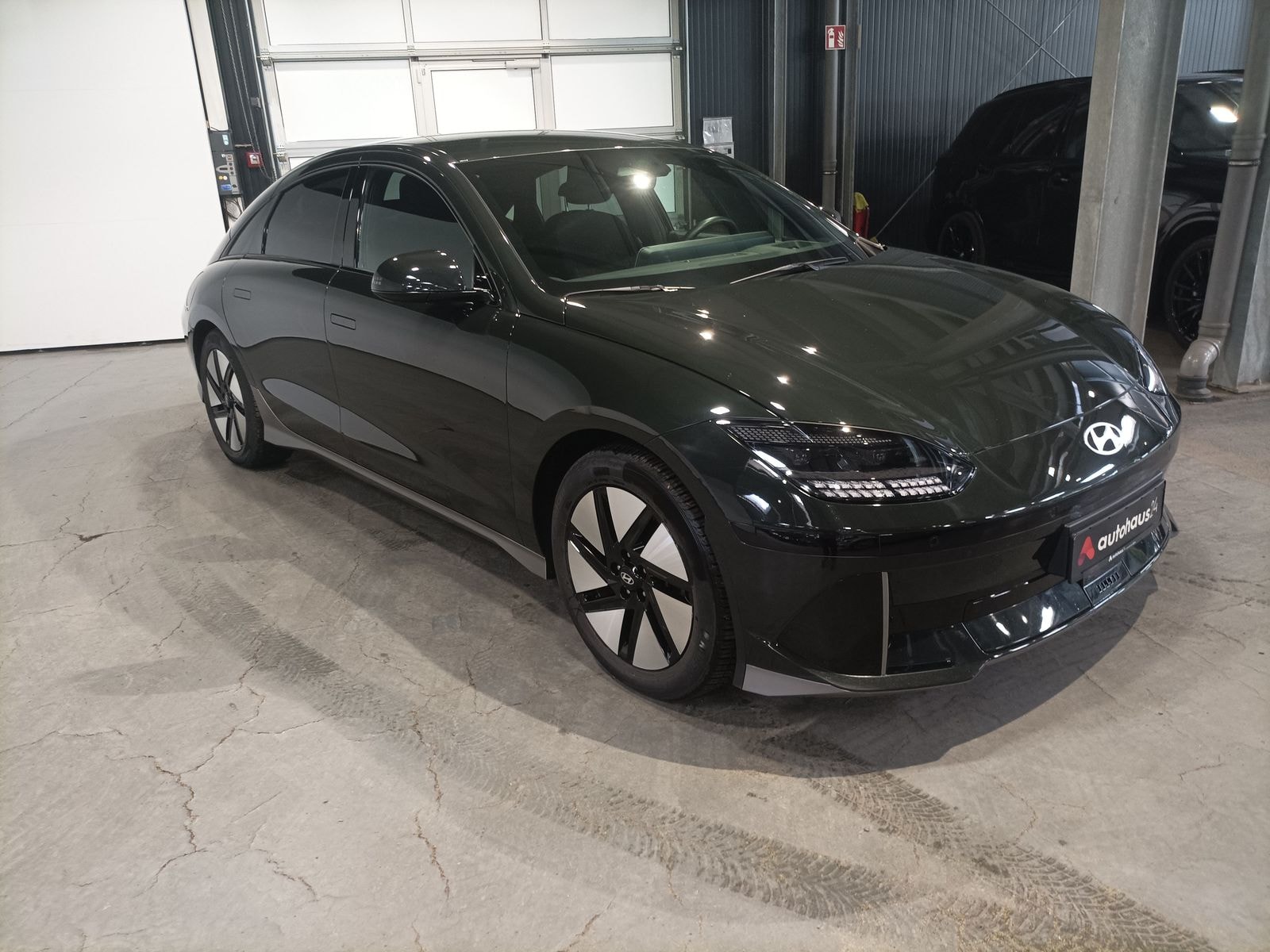 Hyundai IONIQ 6 Limousine HYUNDAI IONIQ 6 77,4kWh 168kW Dynamiq Limousine #1