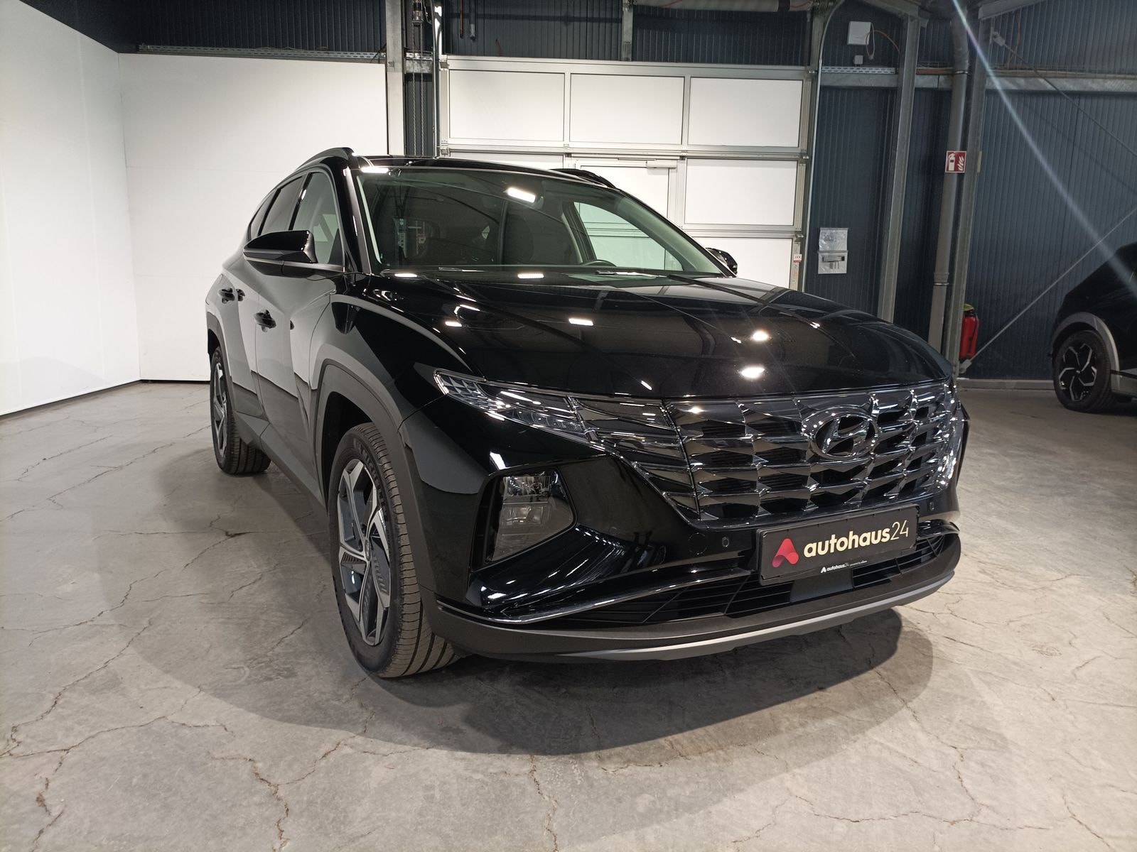 Hyundai Tucson SUV / Crossover / Geländewagen HYUNDAI Tucson 1.6 T-GDI Plug-in Hybrid 4WD Auto Sports Utility Vehicle #1