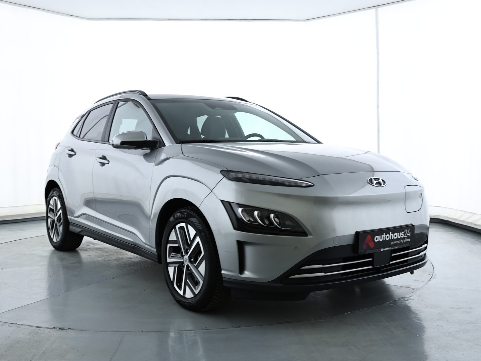 Hyundai Kona SUV / Crossover / Geländewagen HYUNDAI Kona ELEKTRO 150kW Select-Paket Sports Utility Vehicle #1