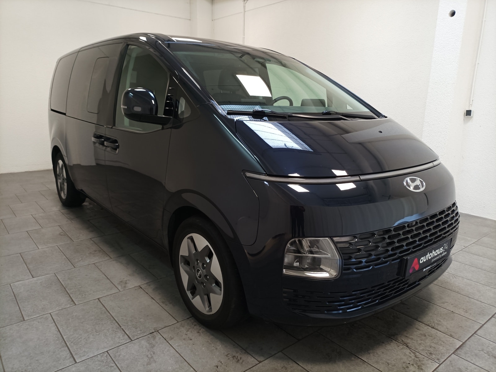 Hyundai Staria Kleinbus / Van HYUNDAI Staria 2.2 CRDi Prime 9-Sitzer Automatik 4WD Van #1