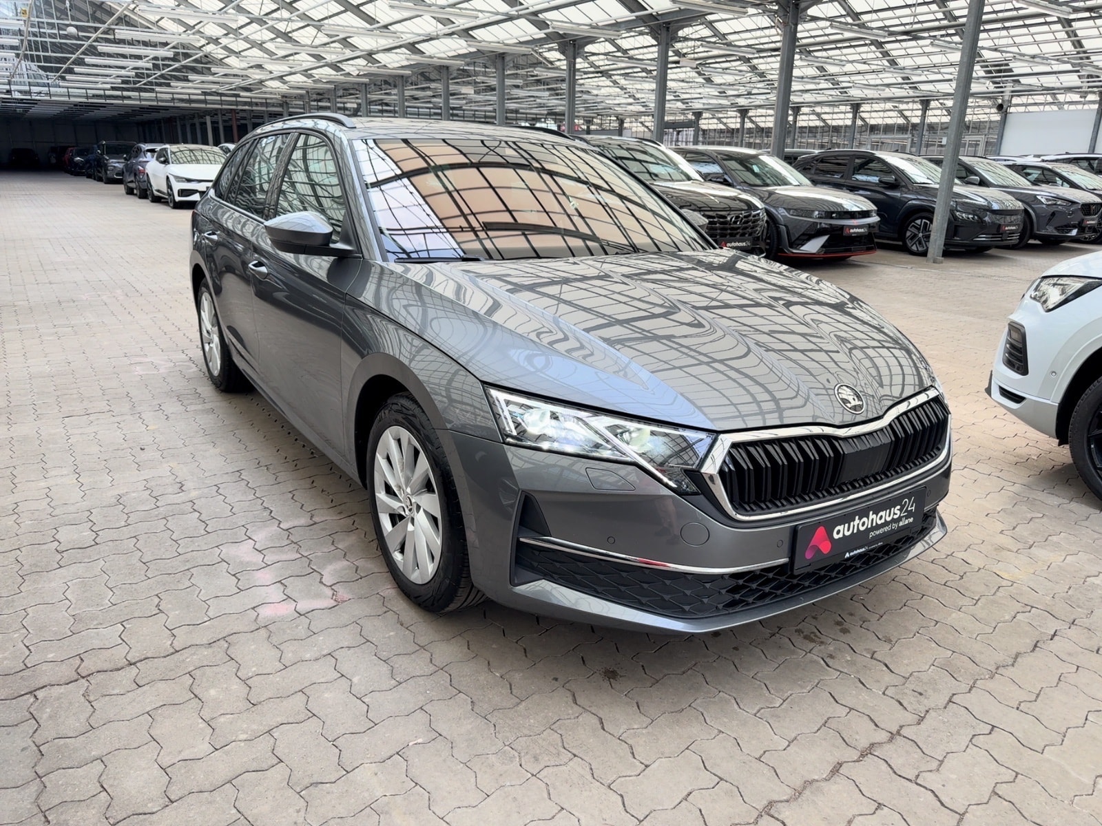 ŠKODA Octavia Kombi SKODA Octavia 1.5 TSI MHEV 110kW DSG Selection Kombi #1