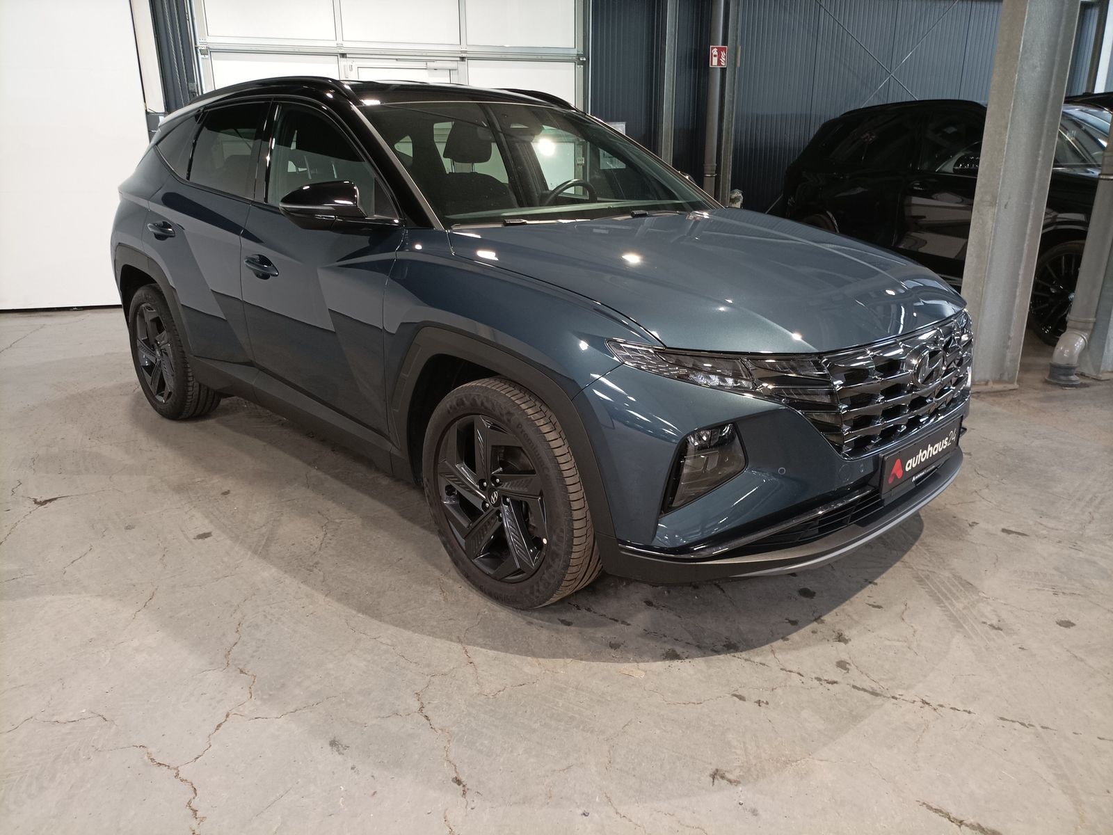 Hyundai Tucson SUV / Crossover / Geländewagen HYUNDAI Tucson 1.6 T-GDI Advantage Sports Utility Vehicle #1