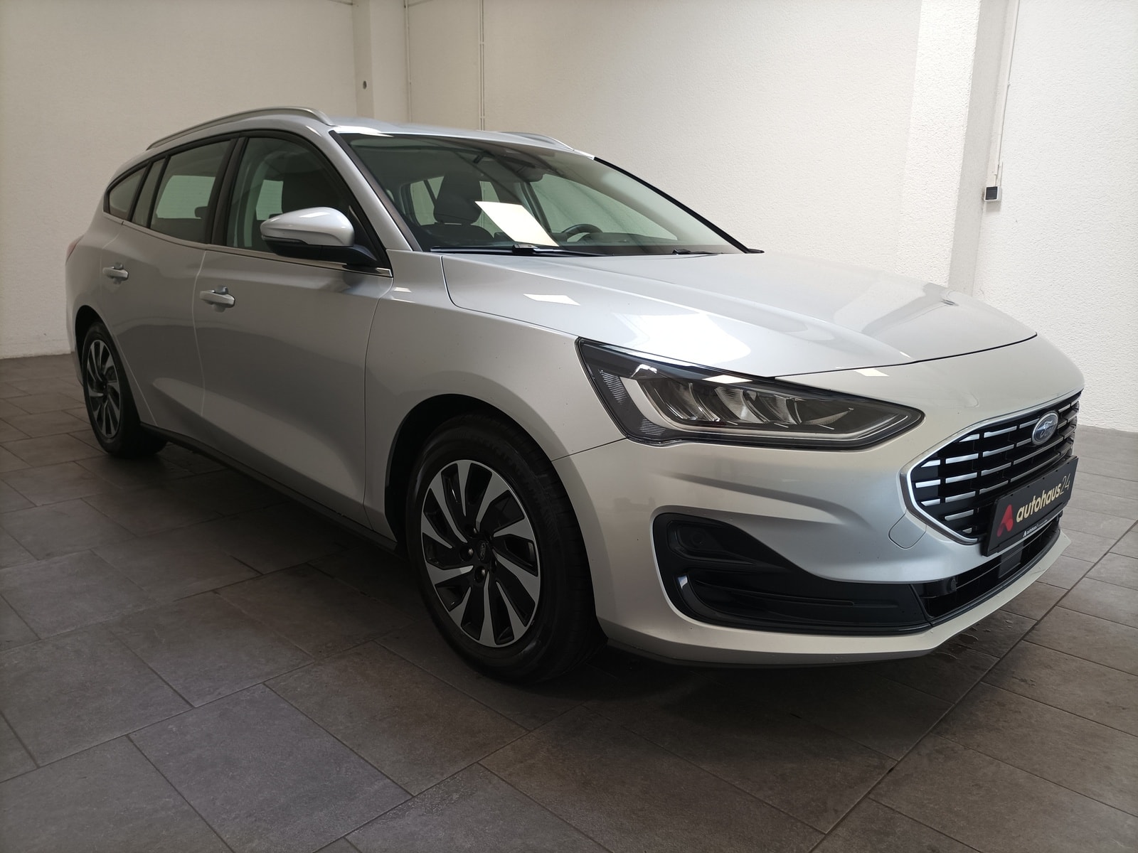 Ford Focus Kombi FORD Focus 1,5 EcoBlue Titanium Turnier Auto Kombi #1