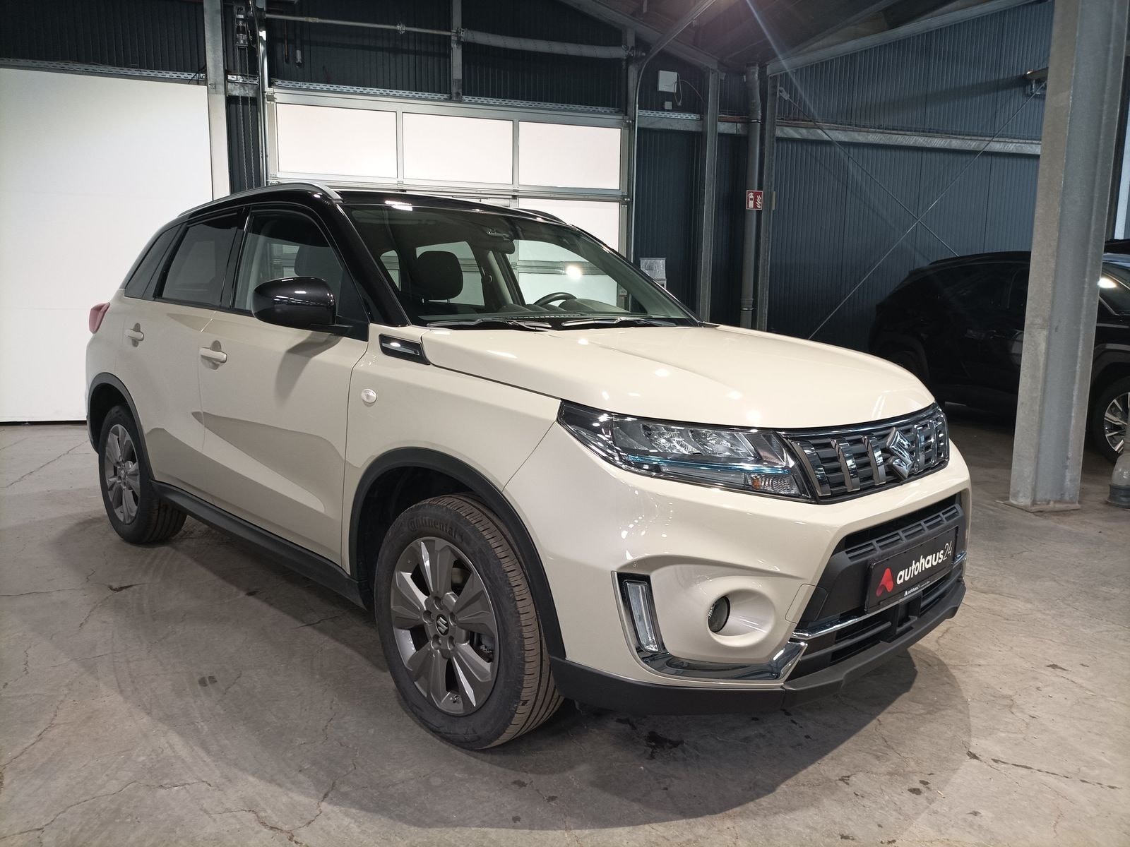 Suzuki Vitara SUV / Crossover / Geländewagen SUZUKI Vitara 1.4 BOOSTERJET Hybrid Comfort Allgrip Sports Utility Vehicle #1