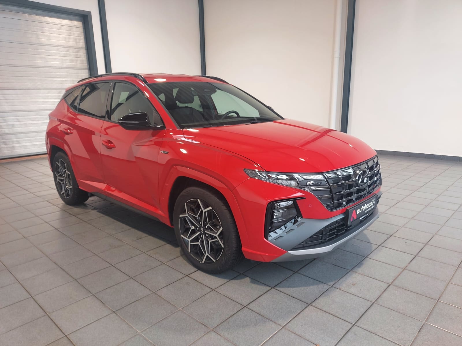 Hyundai Tucson SUV / Crossover / Geländewagen HYUNDAI Tucson 1.6 T-GDI 132kW 48V N Line DCT 4WD Sports Utility Vehicle #1