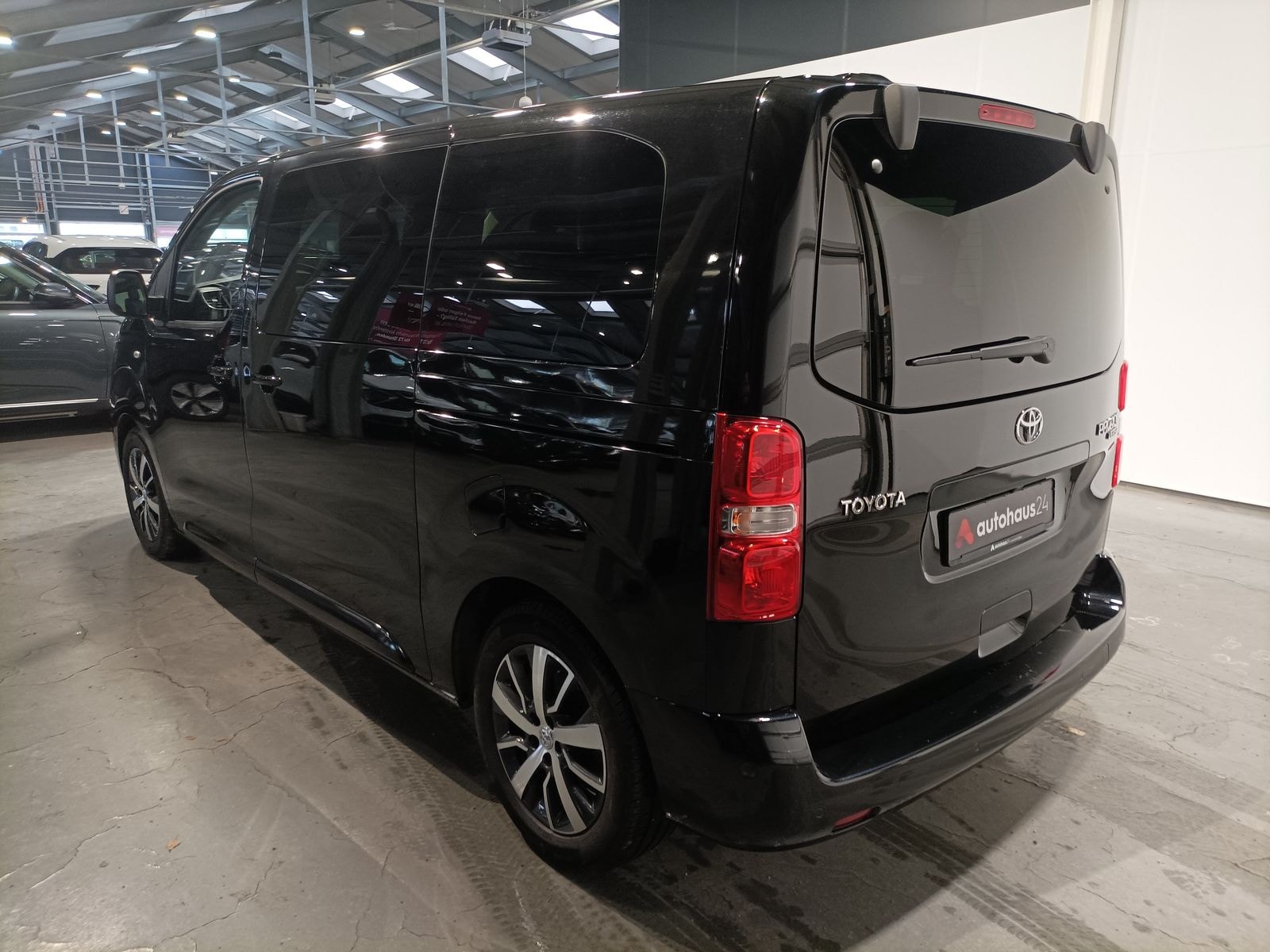 Toyota Proace Van Proace Verso 2.0 D-4D L1 Executive #4