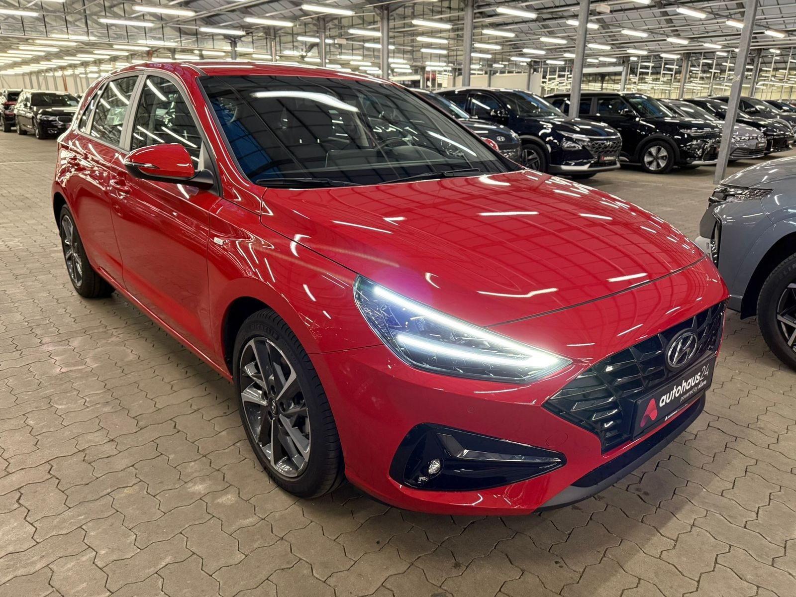 Hyundai i30 Limousine HYUNDAI i30 1.5 T-GDI Hybrid Trend DCT Schräghecklimousine #1