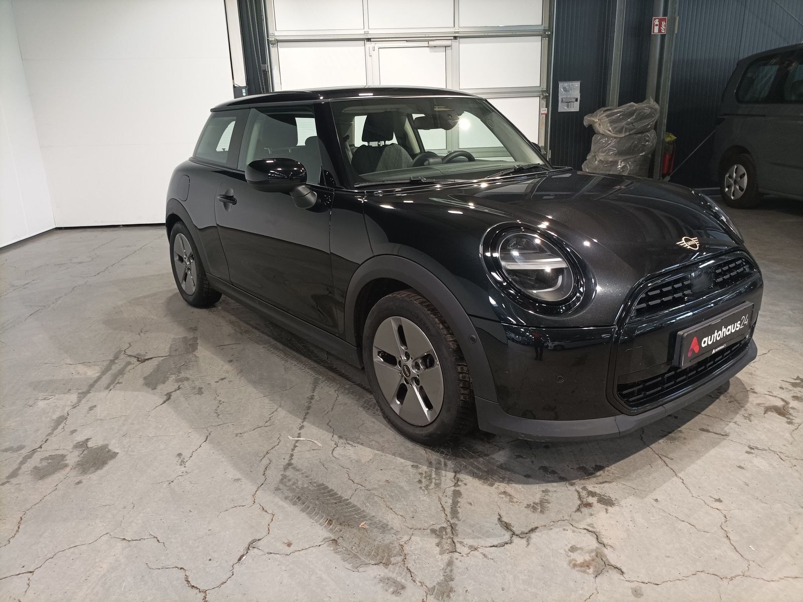 MINI 3-Türer Limousine MINI MINI Cooper C Essential Trim Steptronic Schräghecklimousine #1