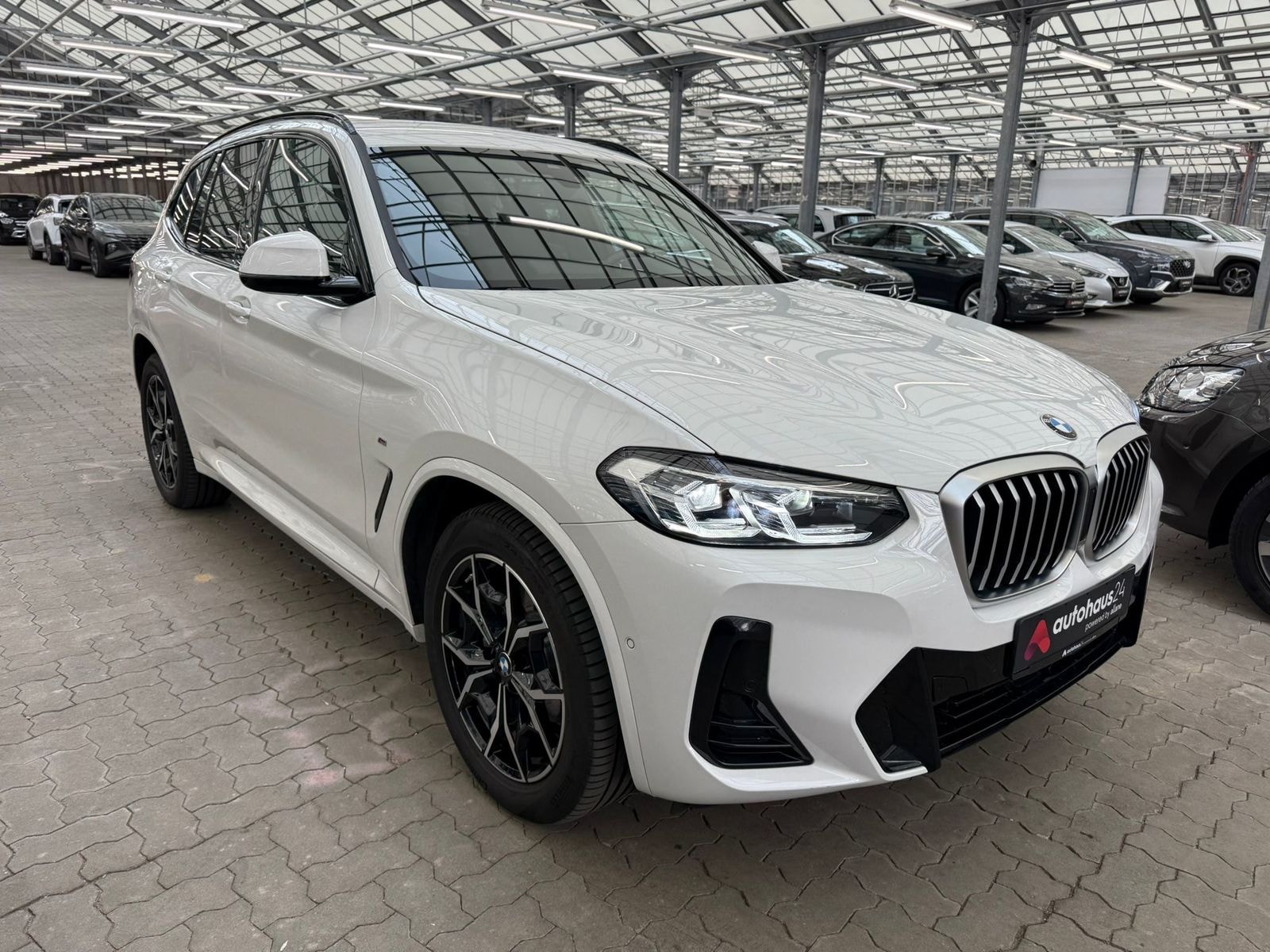 BMW X3 SUV / Crossover / Geländewagen BMW X3 xDrive20d AT Sports Utility Vehicle #1