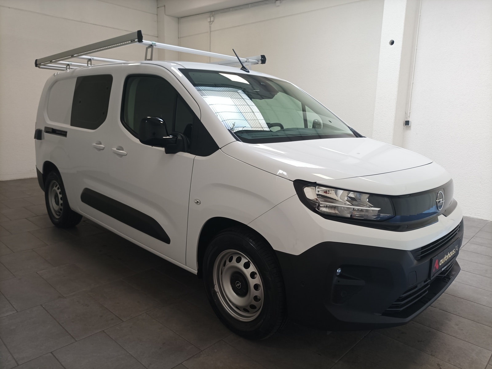 Opel Combo Transporter OPEL Combo-e Cargo 100kW 50-kWh Batterie Cargo XL Kasten-Lieferwagen #1