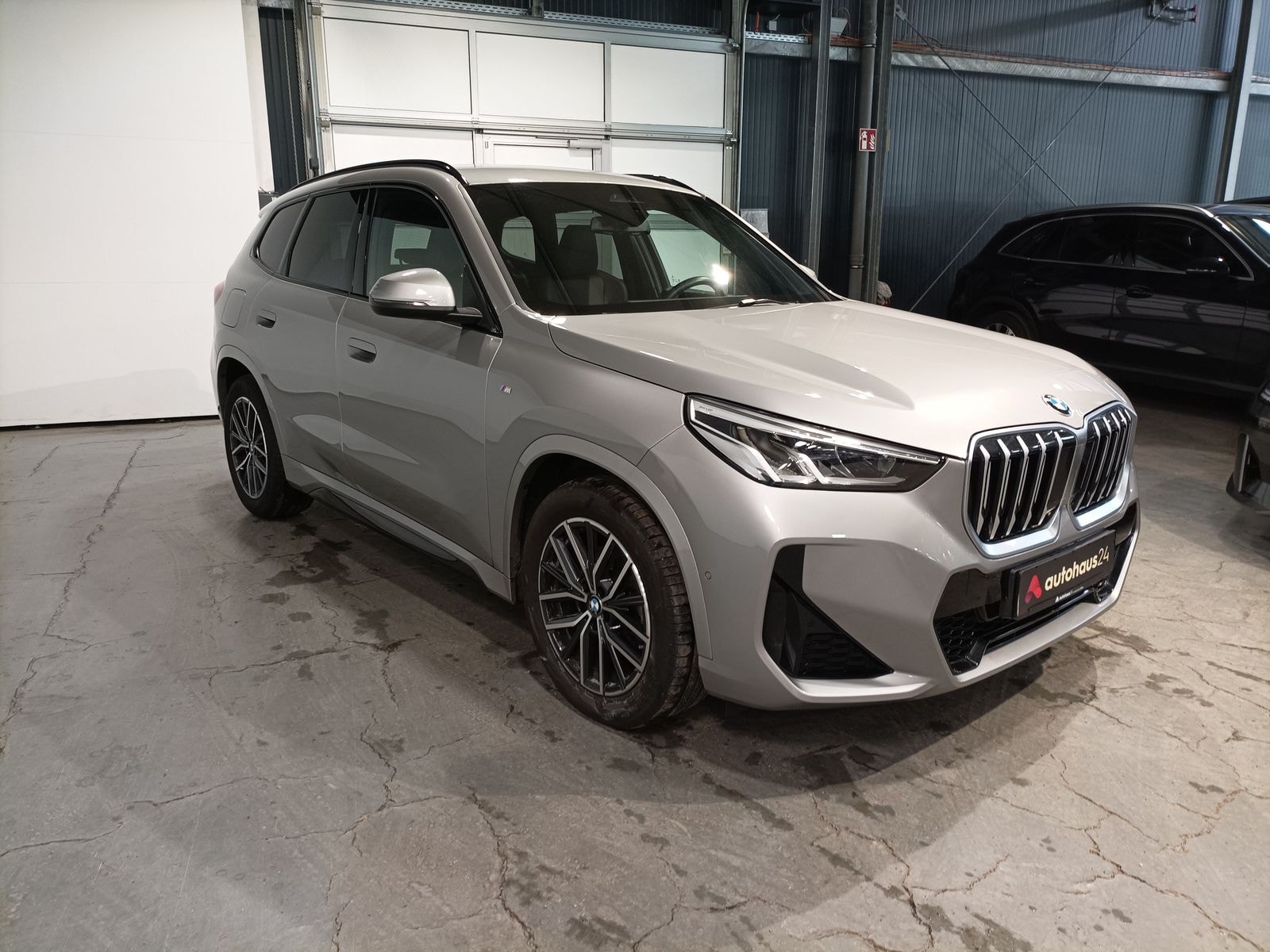 BMW X1 SUV / Crossover / Geländewagen BMW X1 sDrive18d Steptronic Sports Utility Vehicle #1