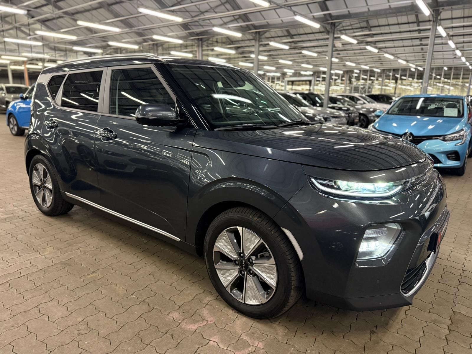 Kia Soul Kleinbus / Van KIA e-Soul 150kW Inspiration Schräghecklimousine #1