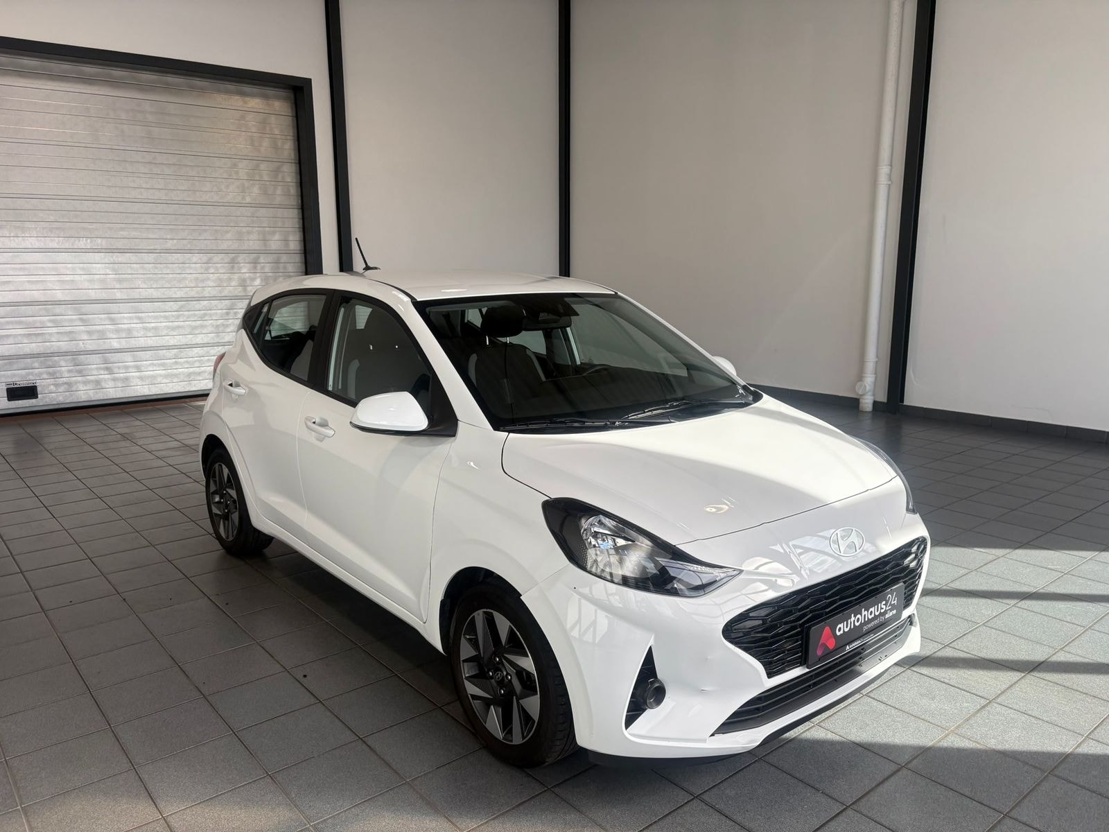 Hyundai i10 Schräghecklimousine HYUNDAI i10 1.0 Trend Schräghecklimousine #1