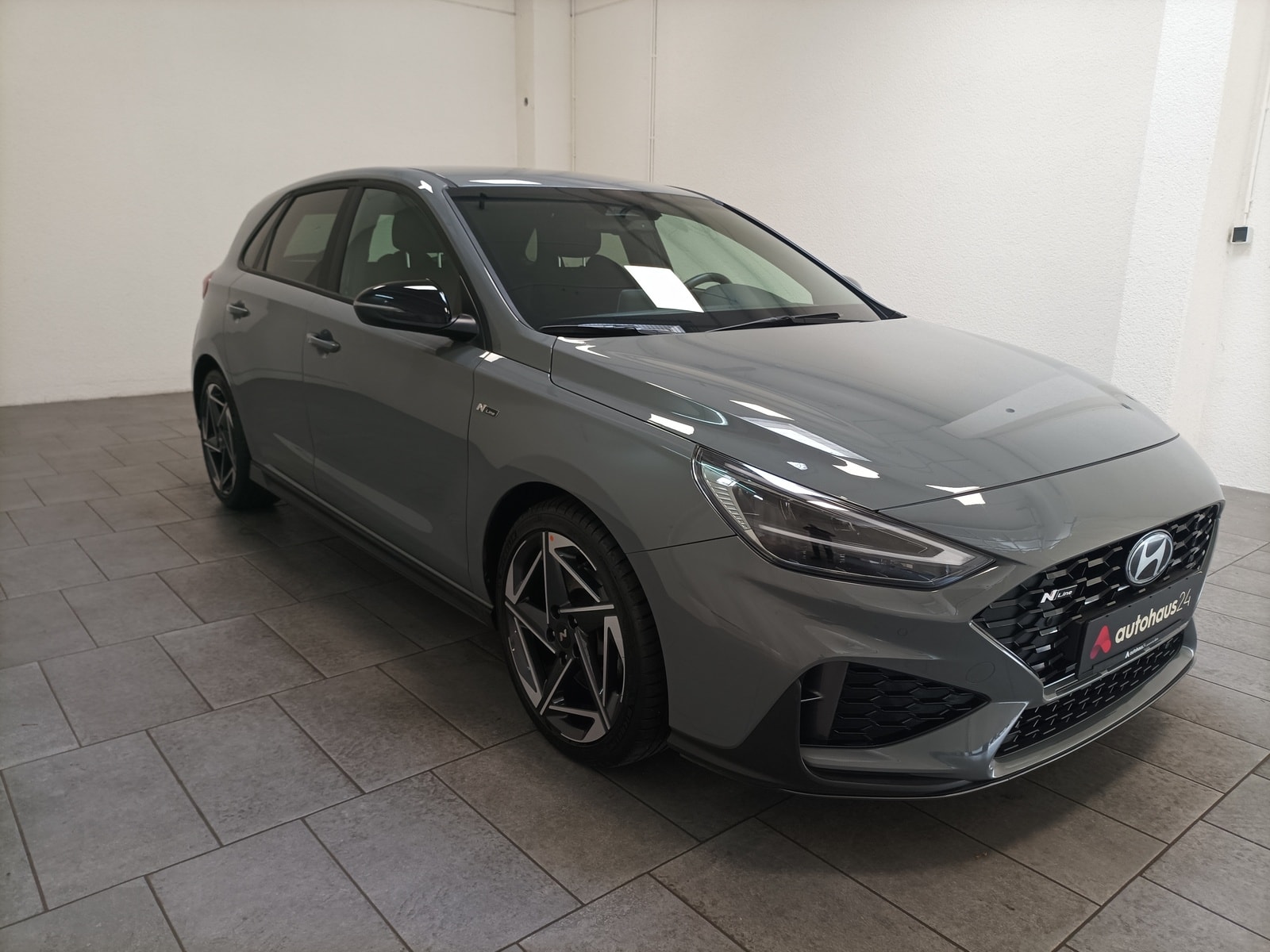 Hyundai i30 Limousine HYUNDAI i30 1.5 T-GDI Hybrid N Line DCT Schräghecklimousine #1