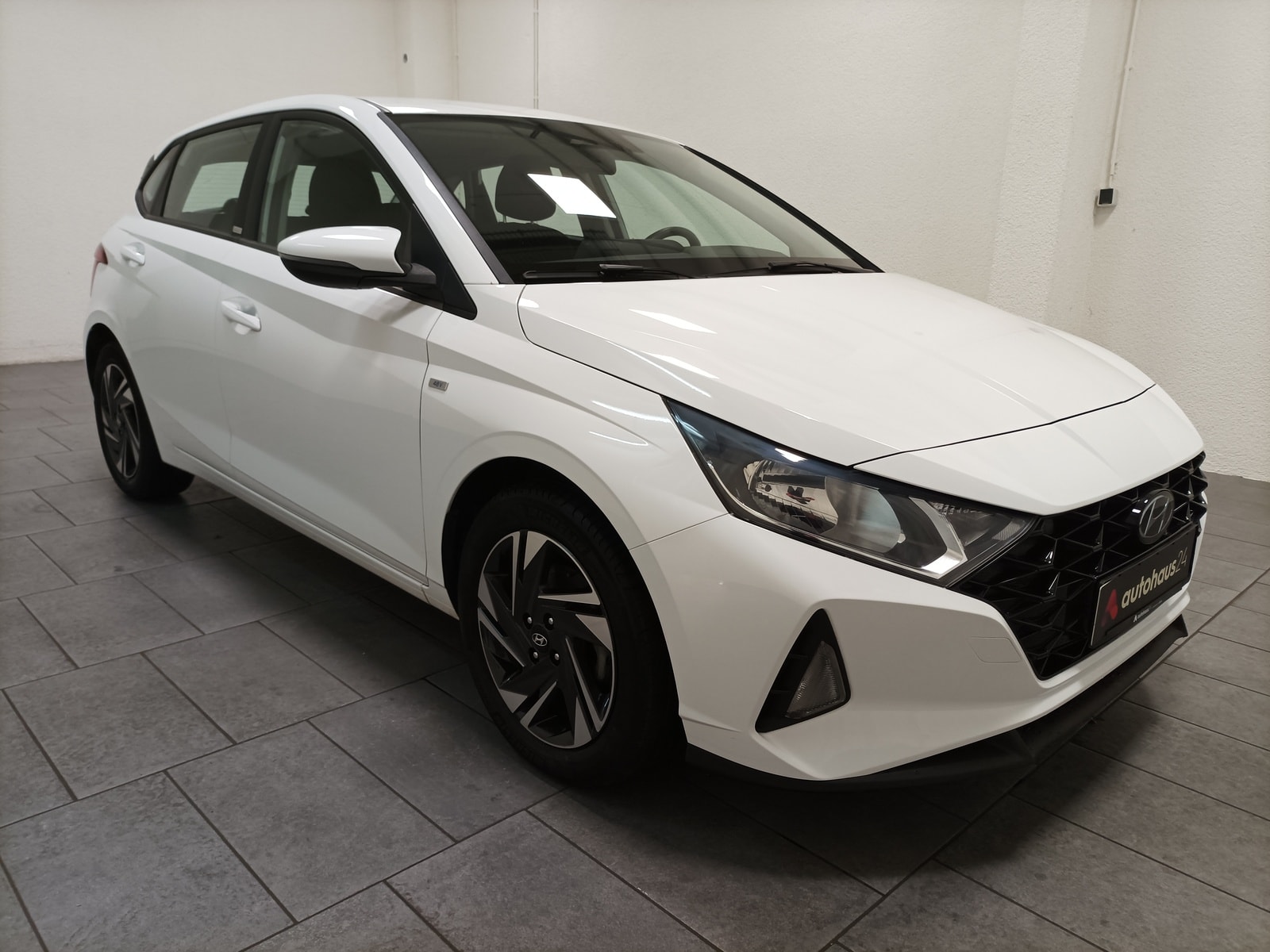 Hyundai i20 Limousine HYUNDAI i20 1.0 T-GDI 74kW Hybrid Select Schräghecklimousine #1