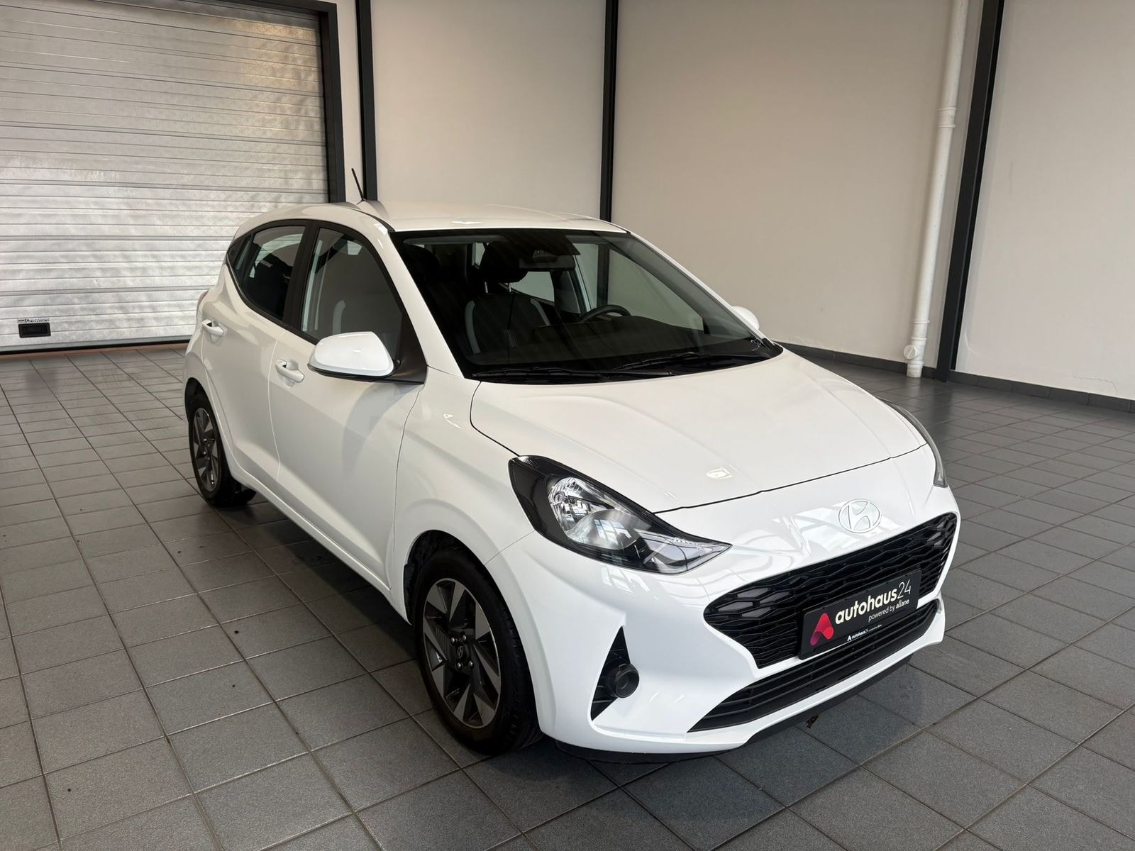 Hyundai i10 Schräghecklimousine HYUNDAI i10 1.0 Trend Schräghecklimousine #1