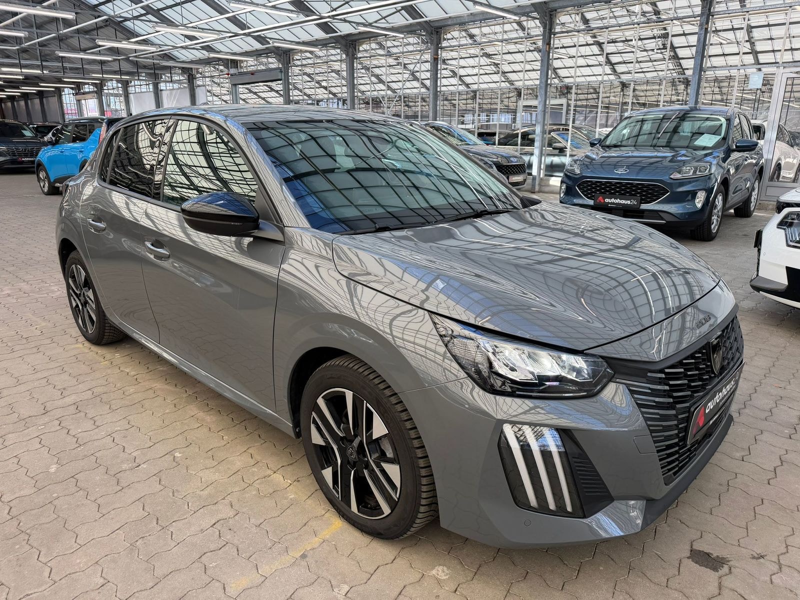 Peugeot 208 Schräghecklimousine PEUGEOT 208 PureTech 100 Allure Schräghecklimousine #1
