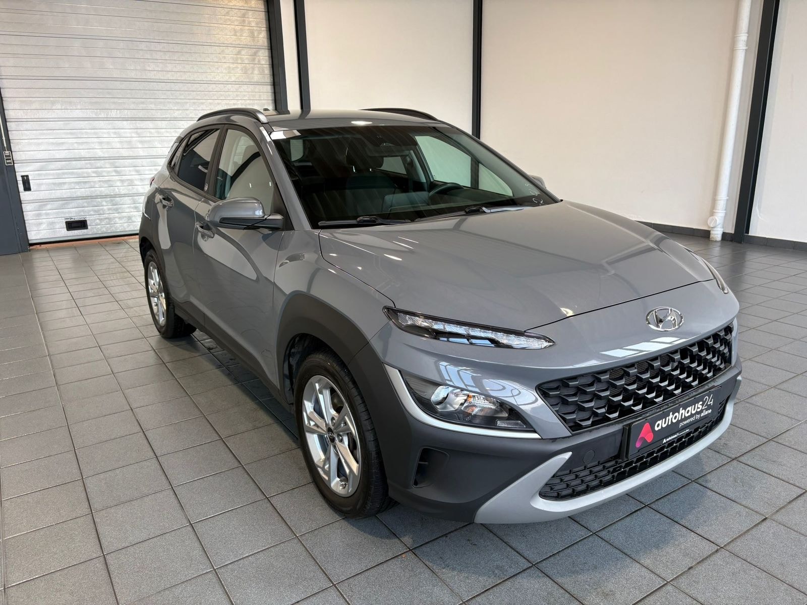 Hyundai Kona SUV / Crossover / Geländewagen HYUNDAI Kona 1.0 T-GDI Pure Sports Utility Vehicle #1