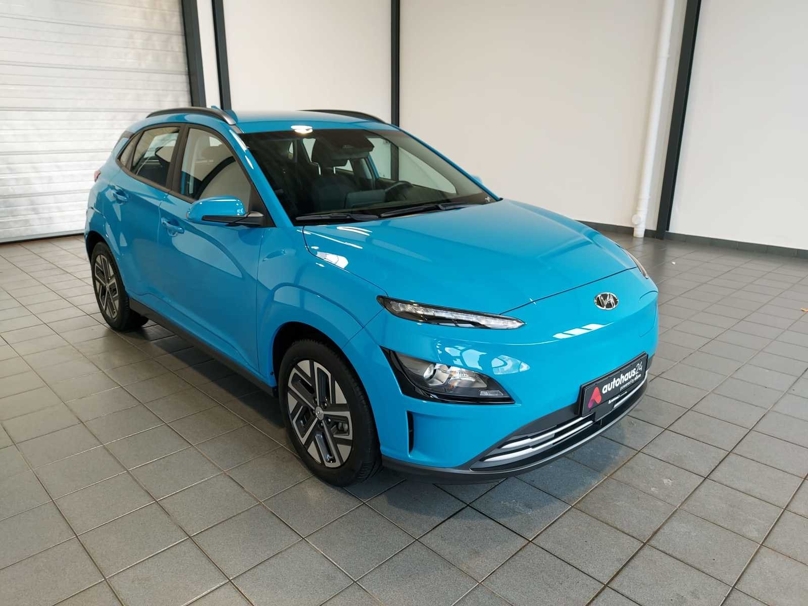 Hyundai Kona SUV / Crossover / Geländewagen HYUNDAI Kona ELEKTRO 100kW Sports Utility Vehicle #1