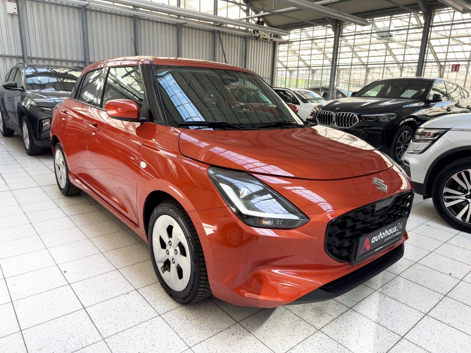 Suzuki Swift Limousine SUZUKI Swift 1.2 DUALJET HYBRID Comfort CVT Schräghecklimousine #1
