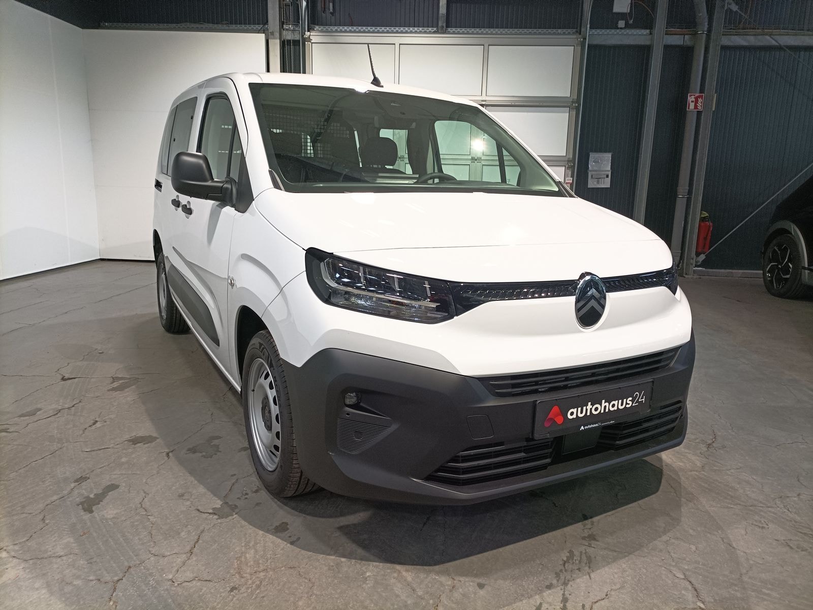 Citroën Berlingo Kleinbus / Van CITROEN Berlingo BlueHDi 100 S&S M MPV YOU Kombi-Lieferwagen #1