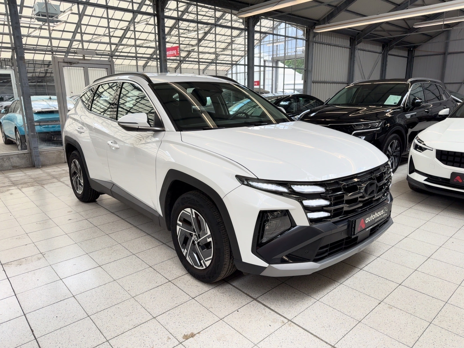 Hyundai Tucson SUV / Crossover / Geländewagen HYUNDAI Tucson 1.6 T-GDI 48V Select DCT Sports Utility Vehicle #1