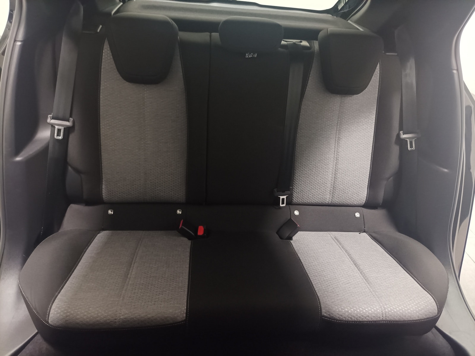 Opel Corsa Limousine OPEL Corsa 1.2 Direct Injection Turbo 74kW Edition Schräghecklimousine #1