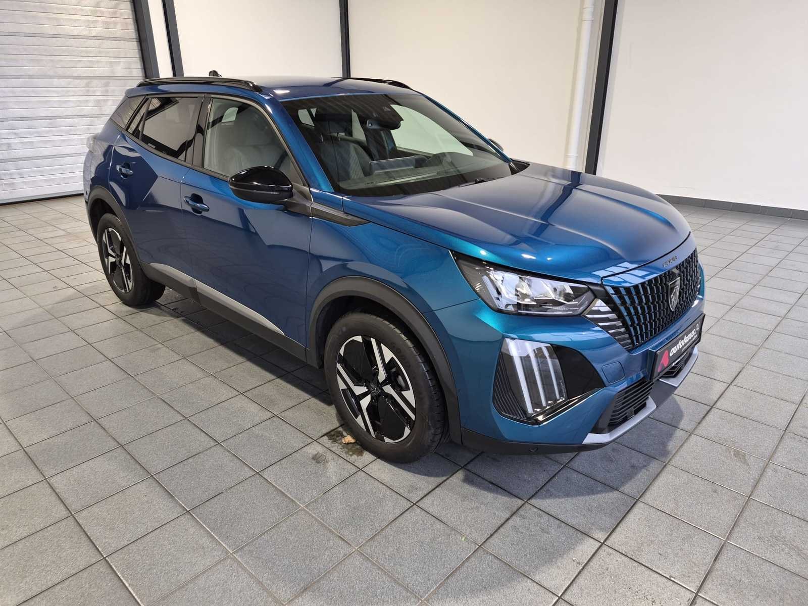 Peugeot 2008 SUV / Crossover / Geländewagen PEUGEOT 2008 PureTech 100 Allure Crossover #1