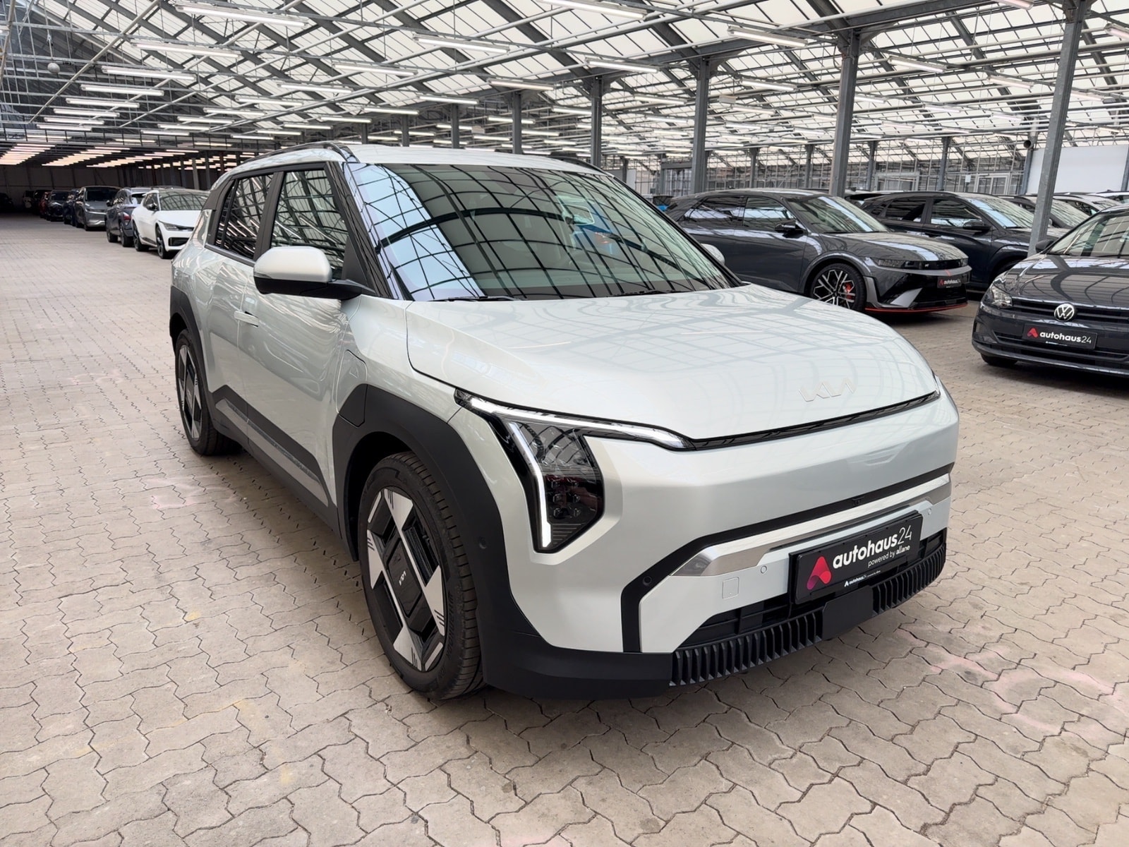Kia EV3 SUV / Crossover / Geländewagen KIA EV3 58 kWh 150 kW Earth Frontantrieb Sports Utility Vehicle #1